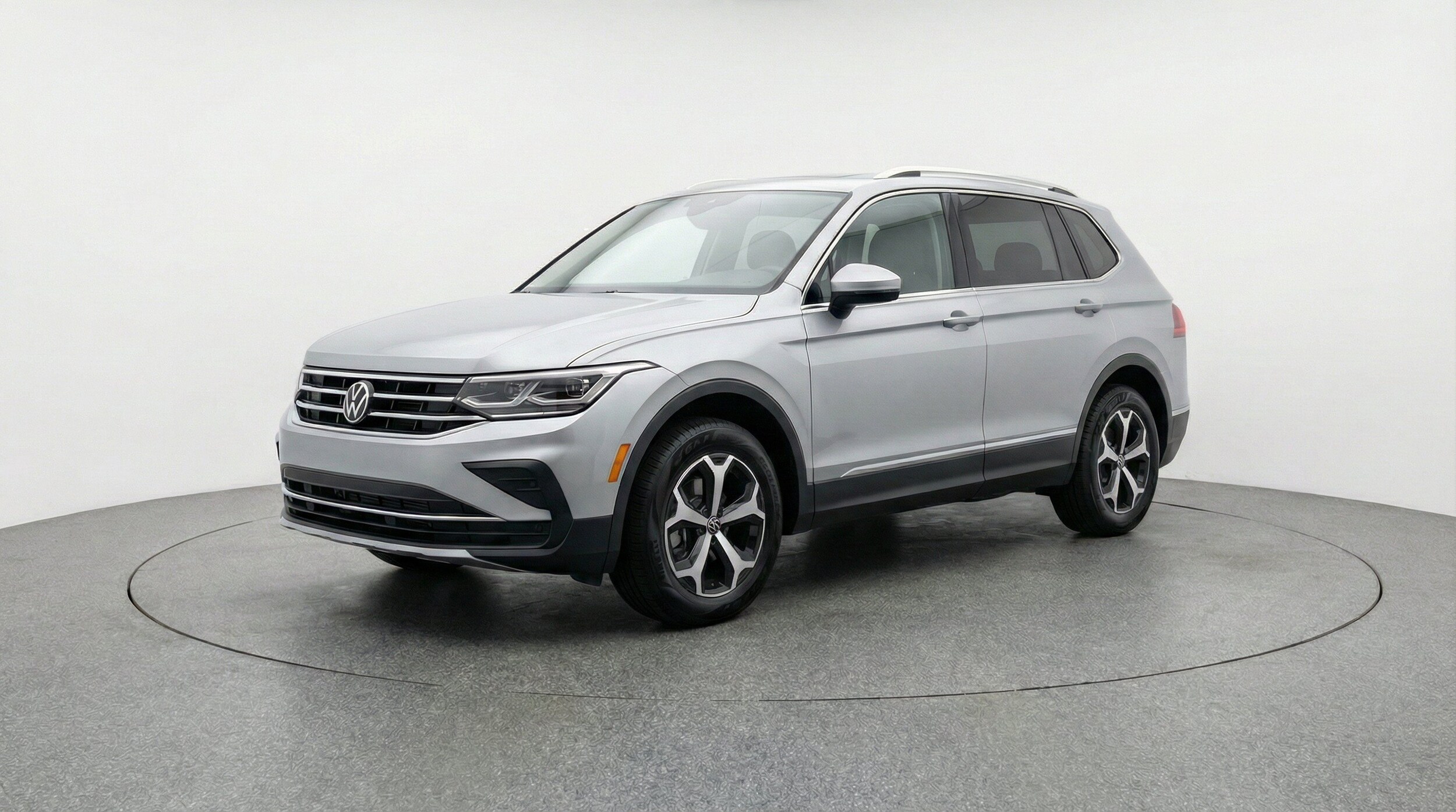 Thumbnail: 2026 Volkswagen Tiguan - 3