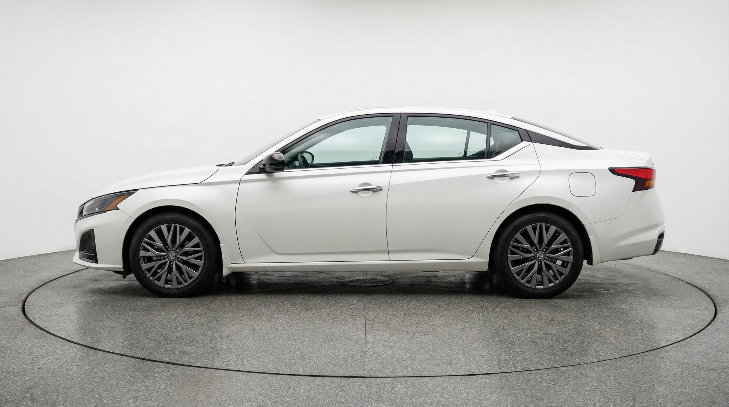 Thumbnail: 2025 Nissan Altima - 4