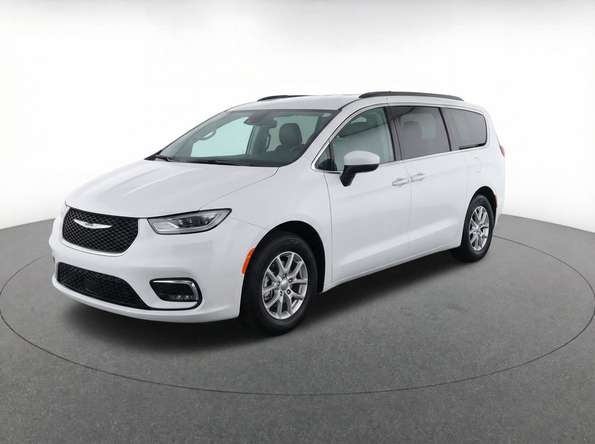Thumbnail: 2024 Chrysler Pacifica - 3