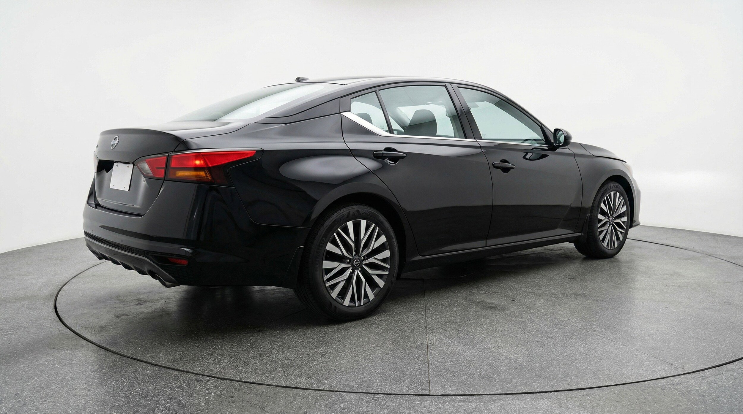 Thumbnail: 2025 Nissan Altima - 9