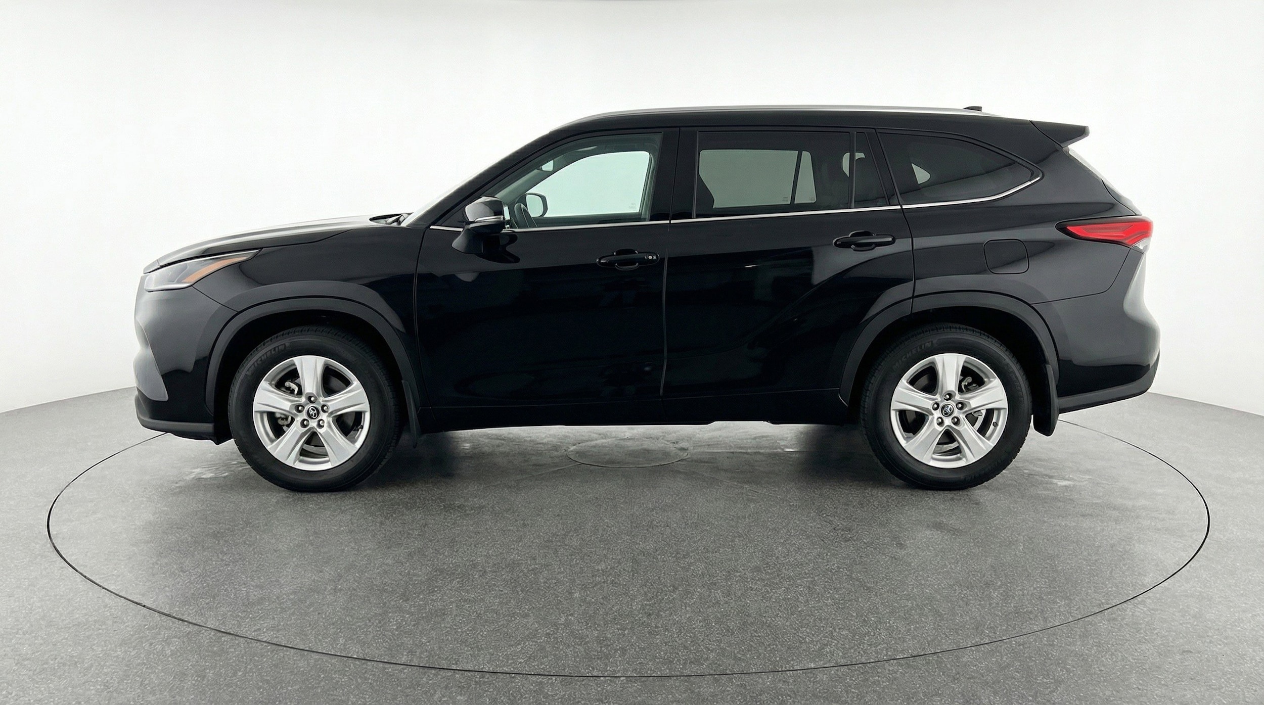 Thumbnail: 2025 Toyota Highlander - 5