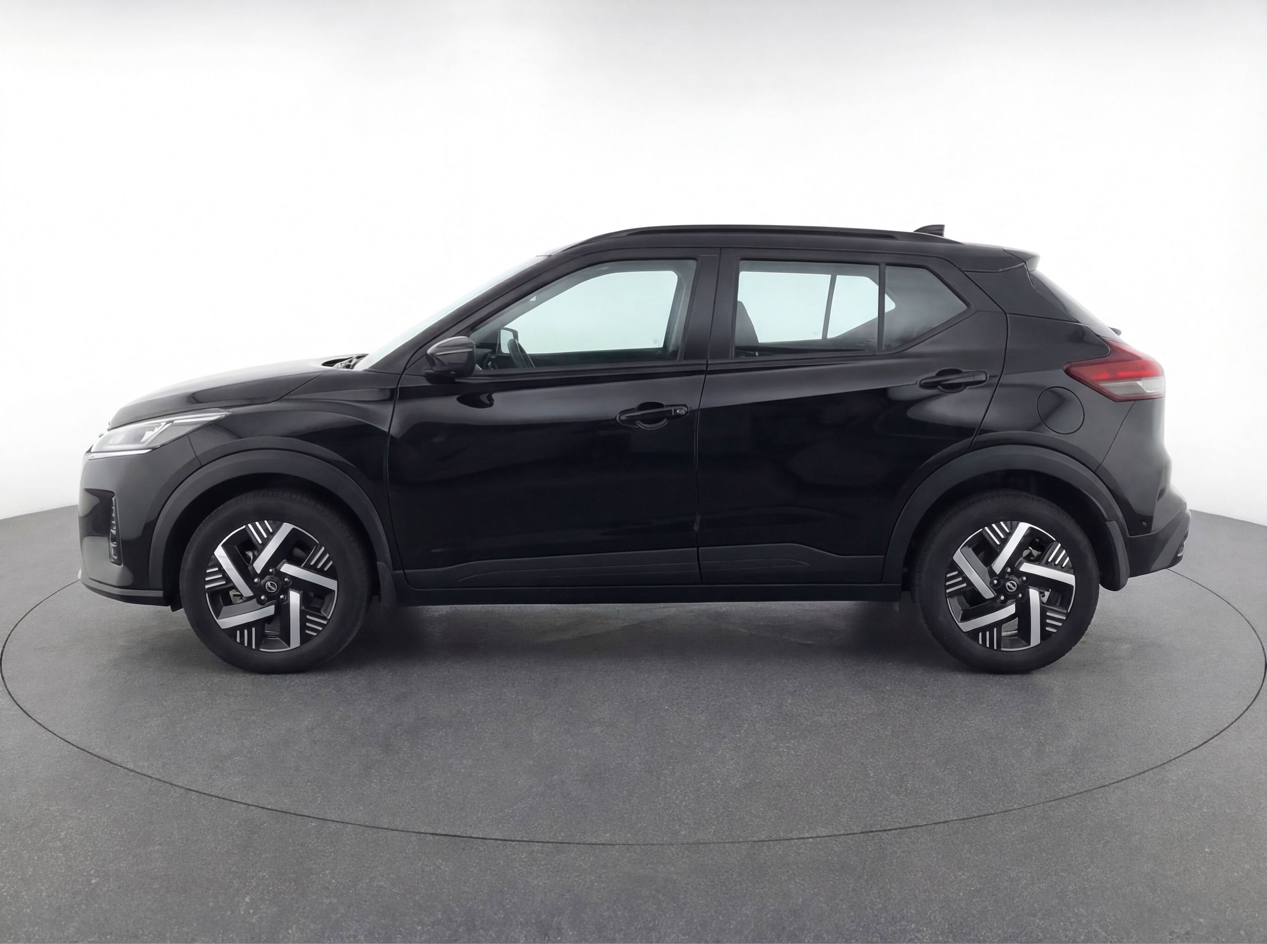 Thumbnail: 2025 Nissan Kicks - 5