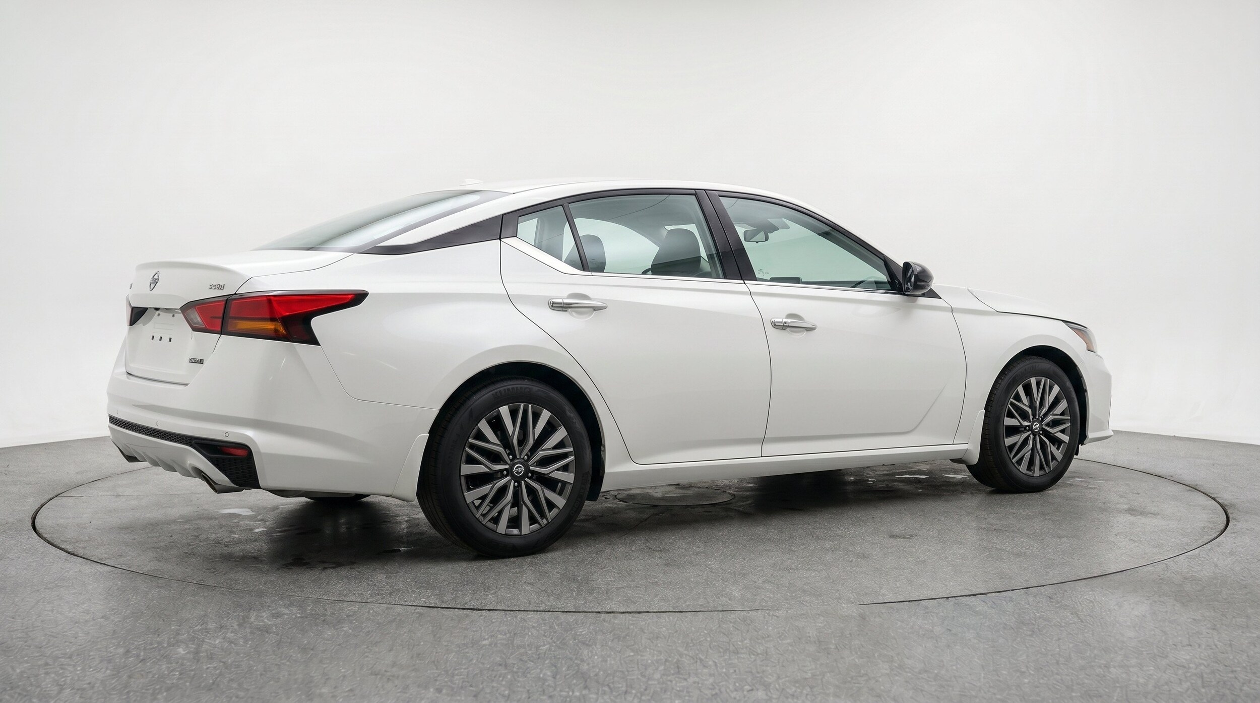 Thumbnail: 2025 Nissan Altima - 9