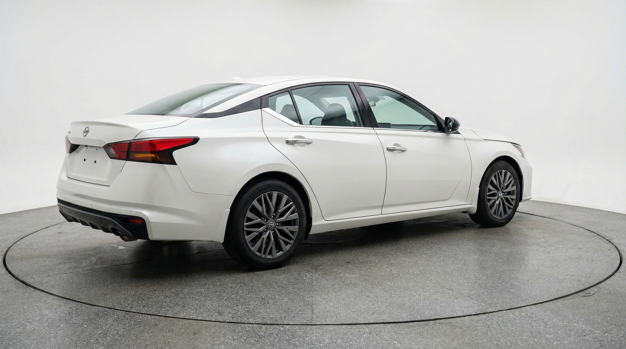 Thumbnail: 2025 Nissan Altima - 9