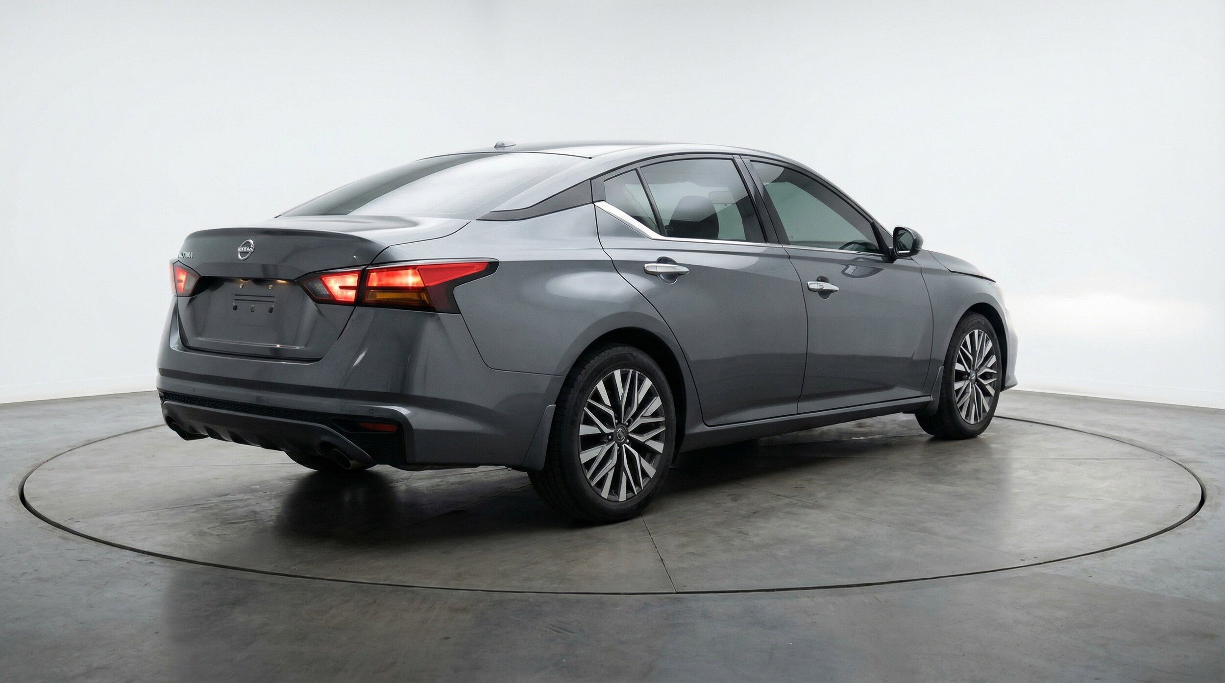 Thumbnail: 2025 Nissan Altima - 9