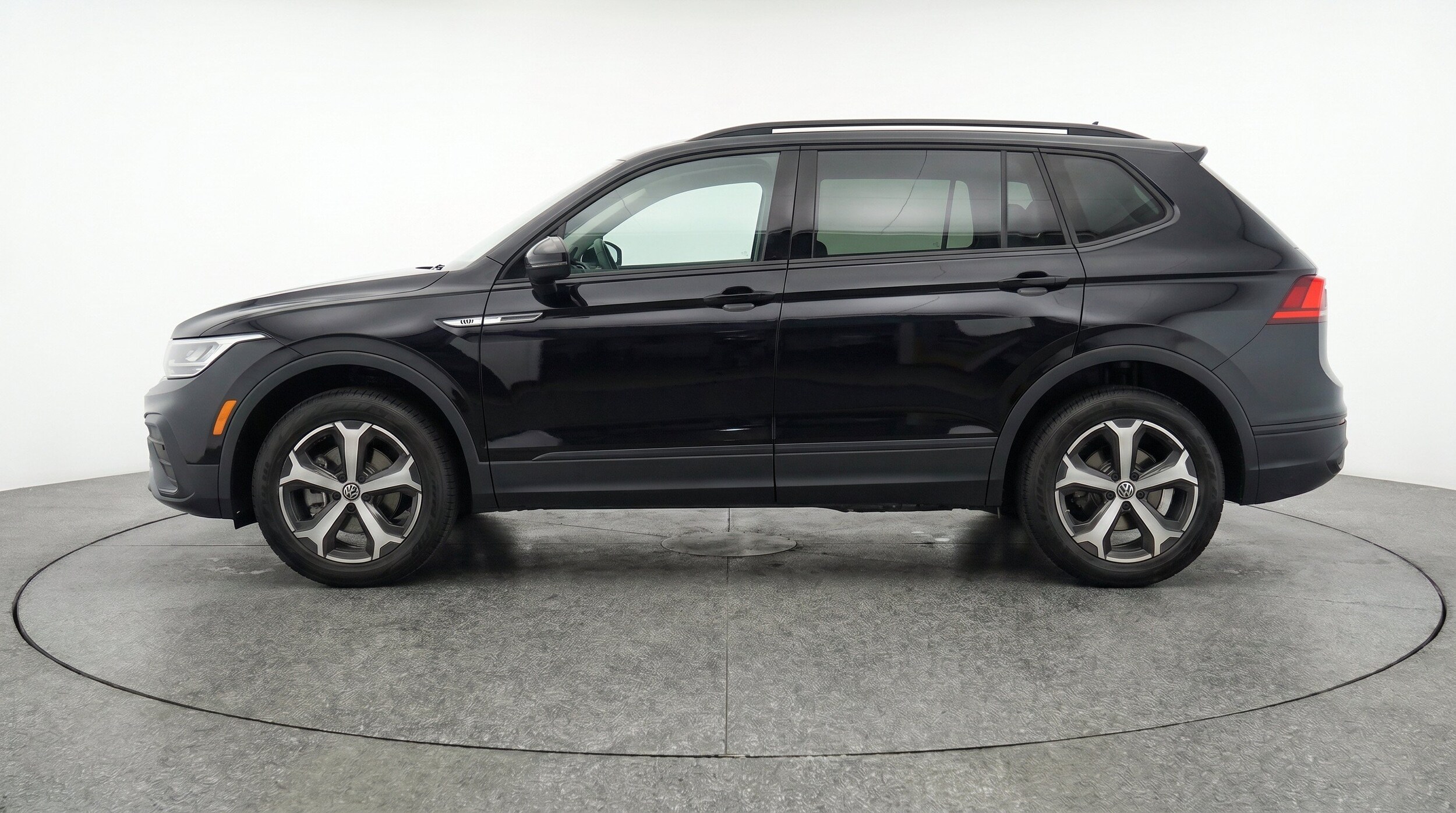 Thumbnail: 2026 Volkswagen Tiguan - 5