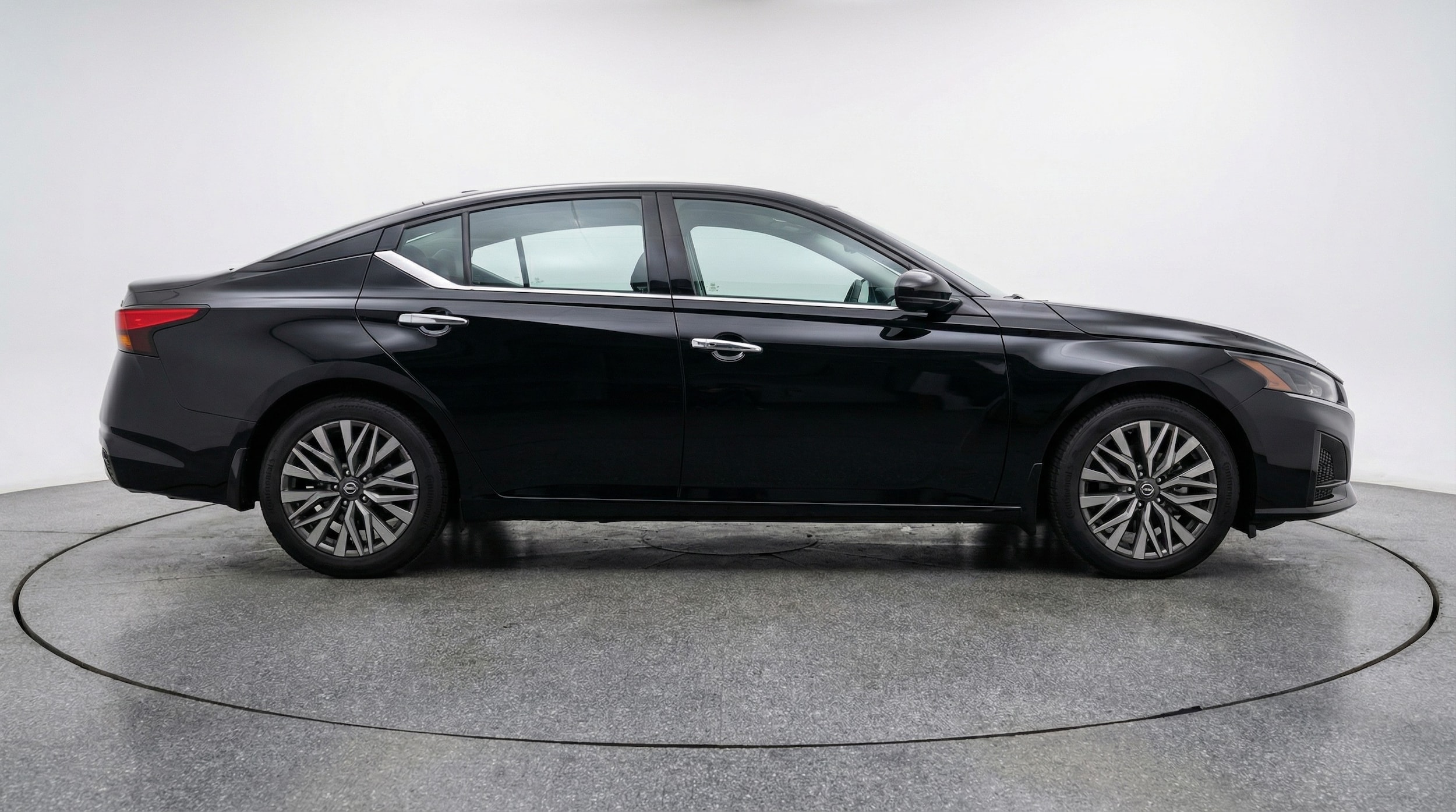 Thumbnail: 2025 Nissan Altima - 8