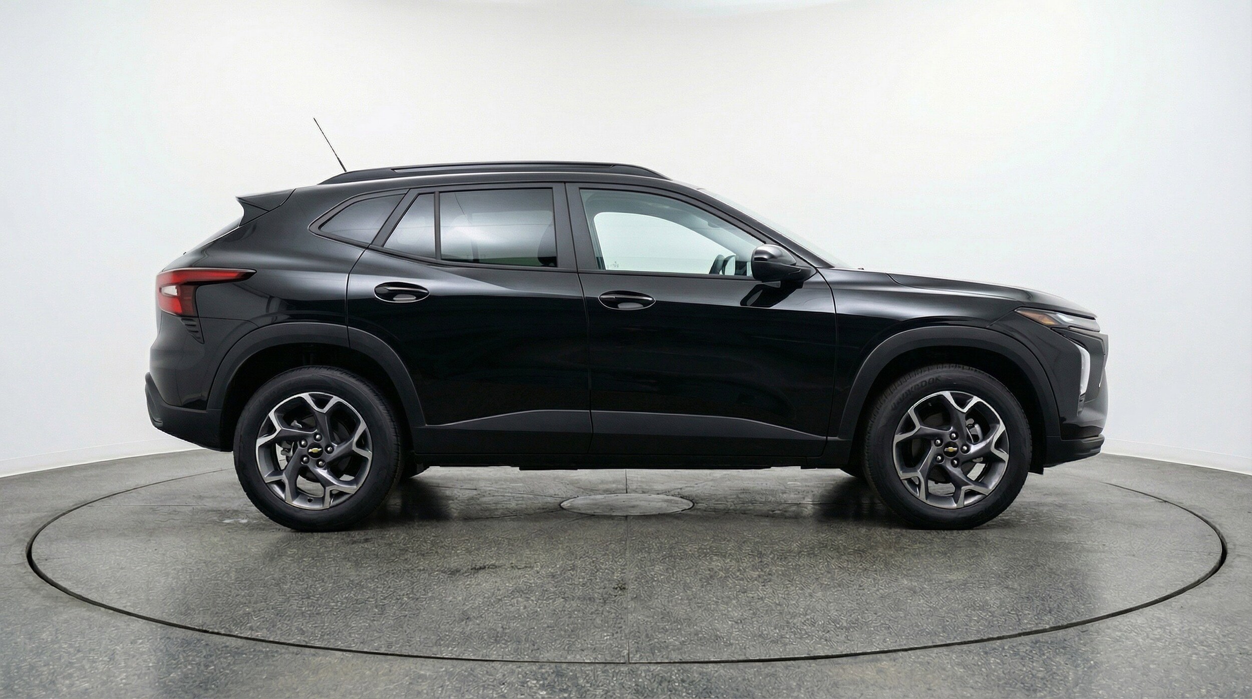 Thumbnail: 2025 Chevrolet Trax - 11