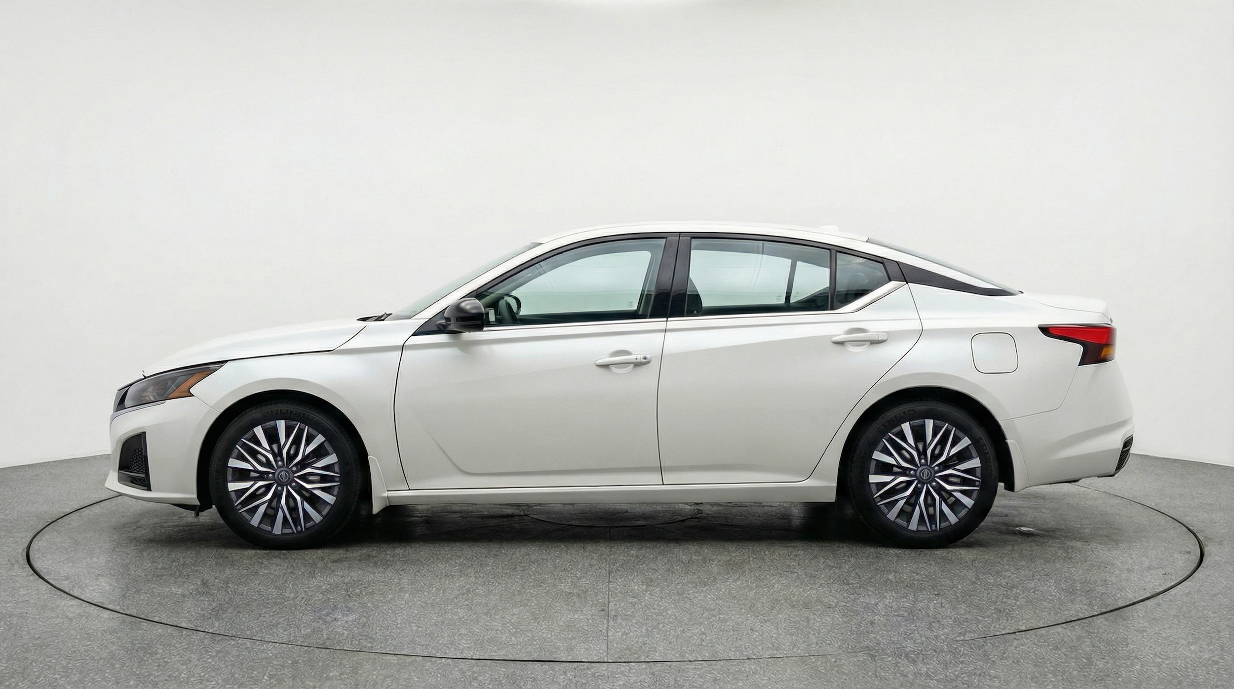 Thumbnail: 2025 Nissan Altima - 4