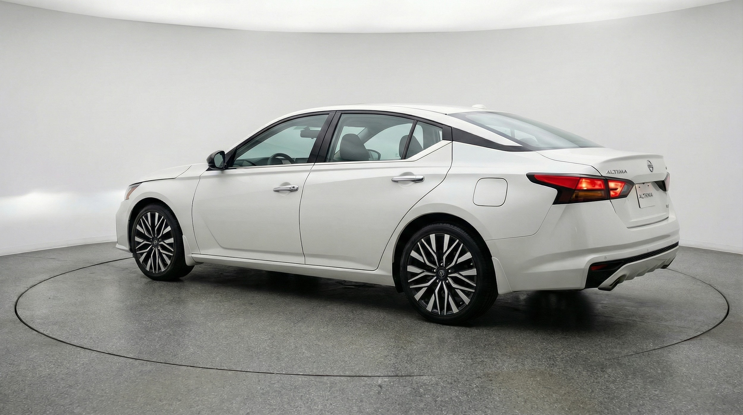 Thumbnail: 2025 Nissan Altima - 5