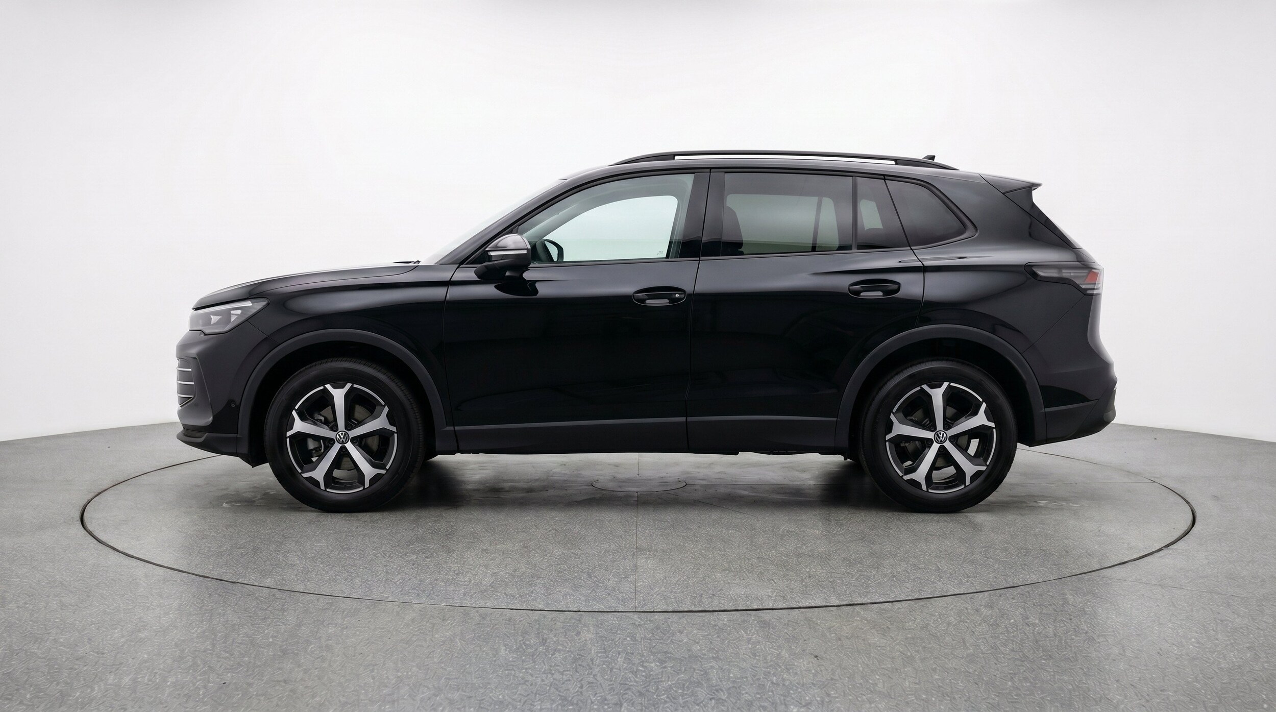 Thumbnail: 2026 Volkswagen Tiguan - 5