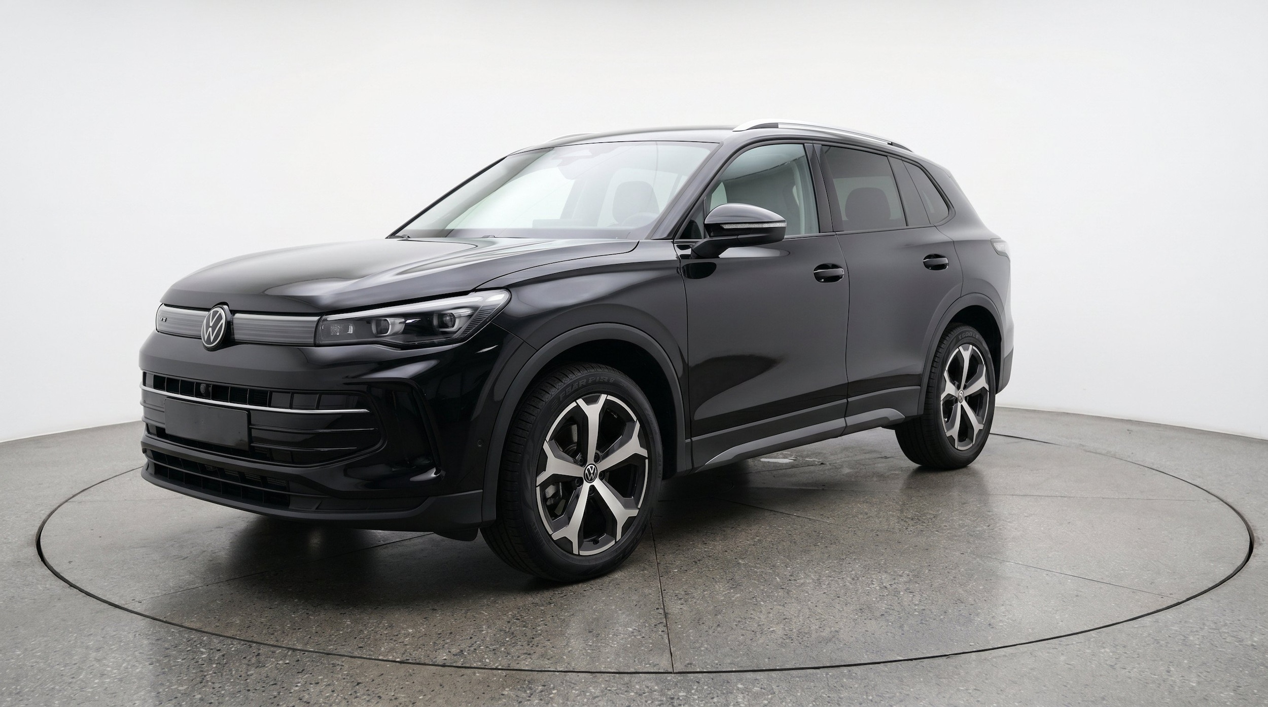 Thumbnail: 2026 Volkswagen Tiguan - 3