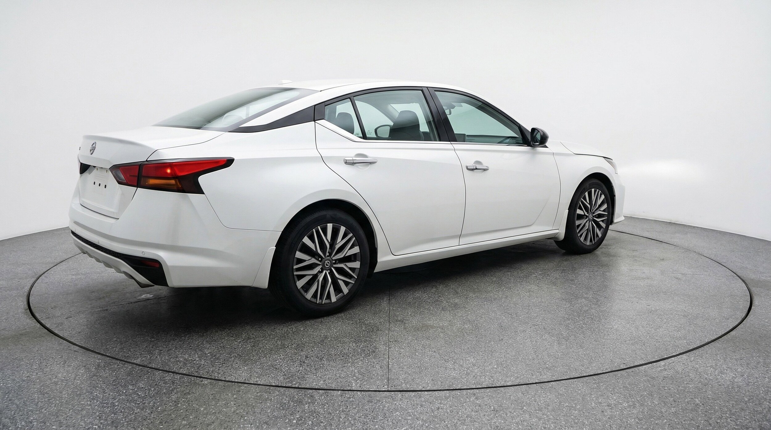 Thumbnail: 2025 Nissan Altima - 9