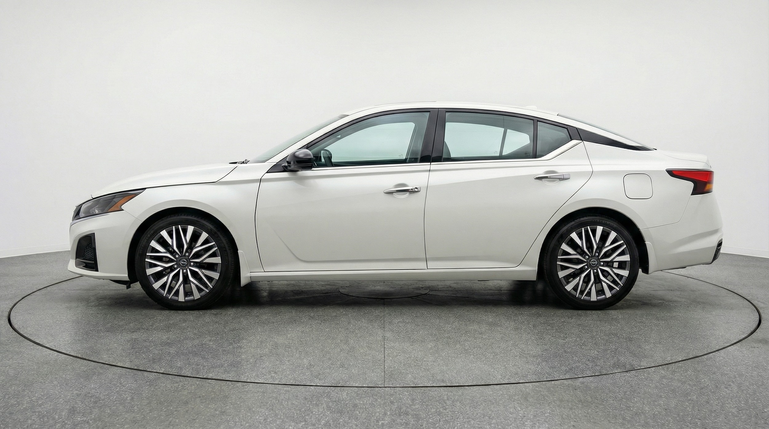 Thumbnail: 2025 Nissan Altima - 4