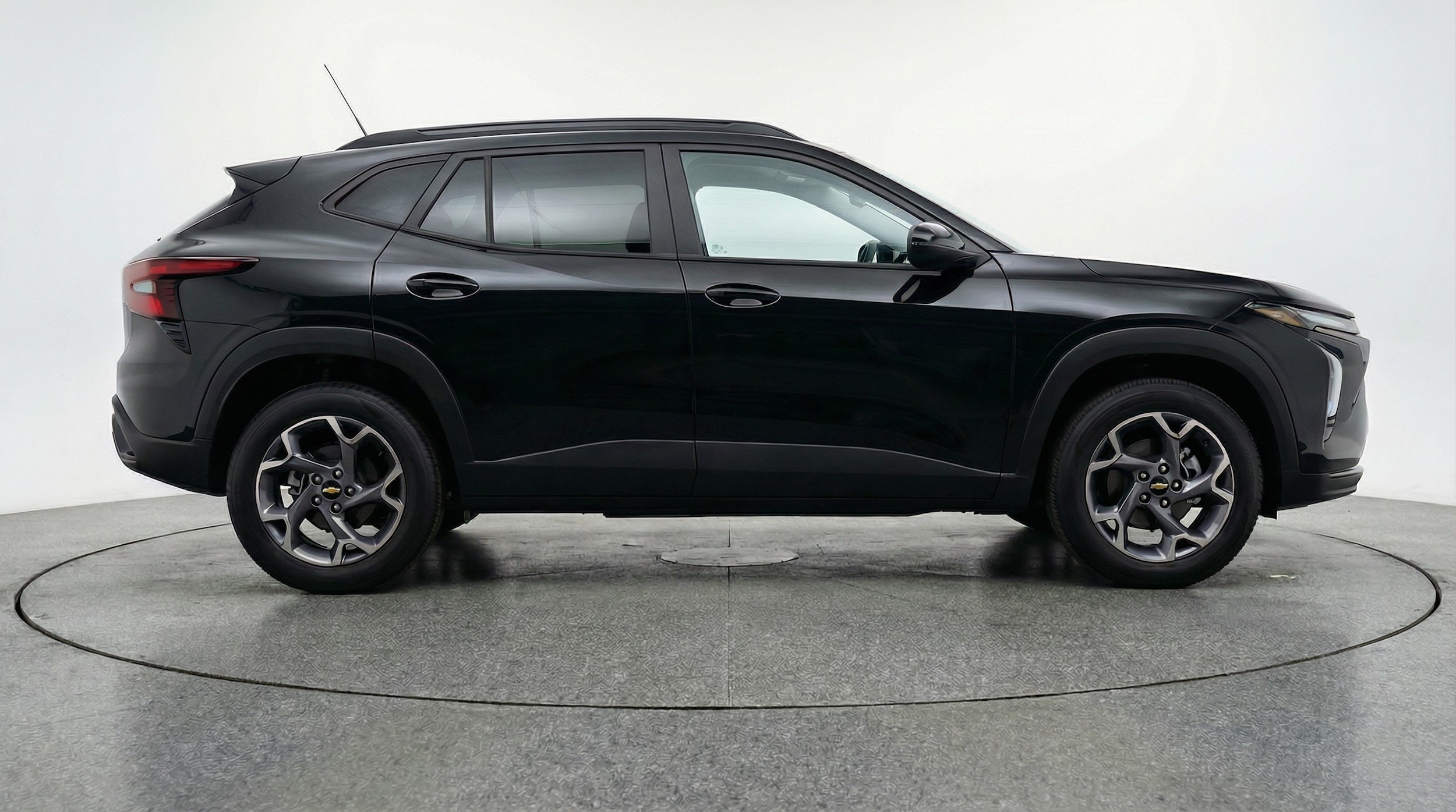 Thumbnail: 2025 Chevrolet Trax - 8