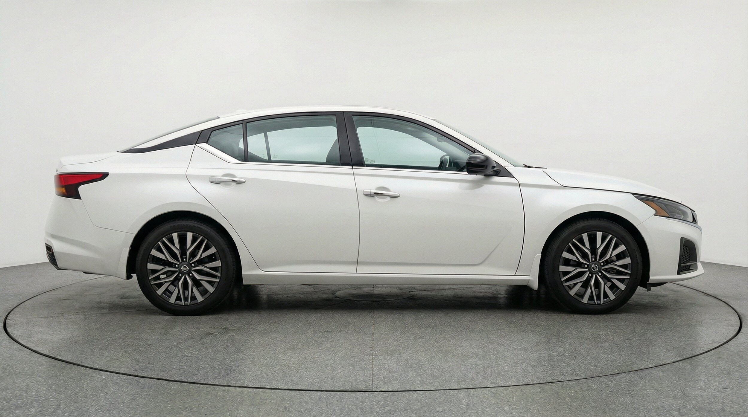 Thumbnail: 2025 Nissan Altima - 10