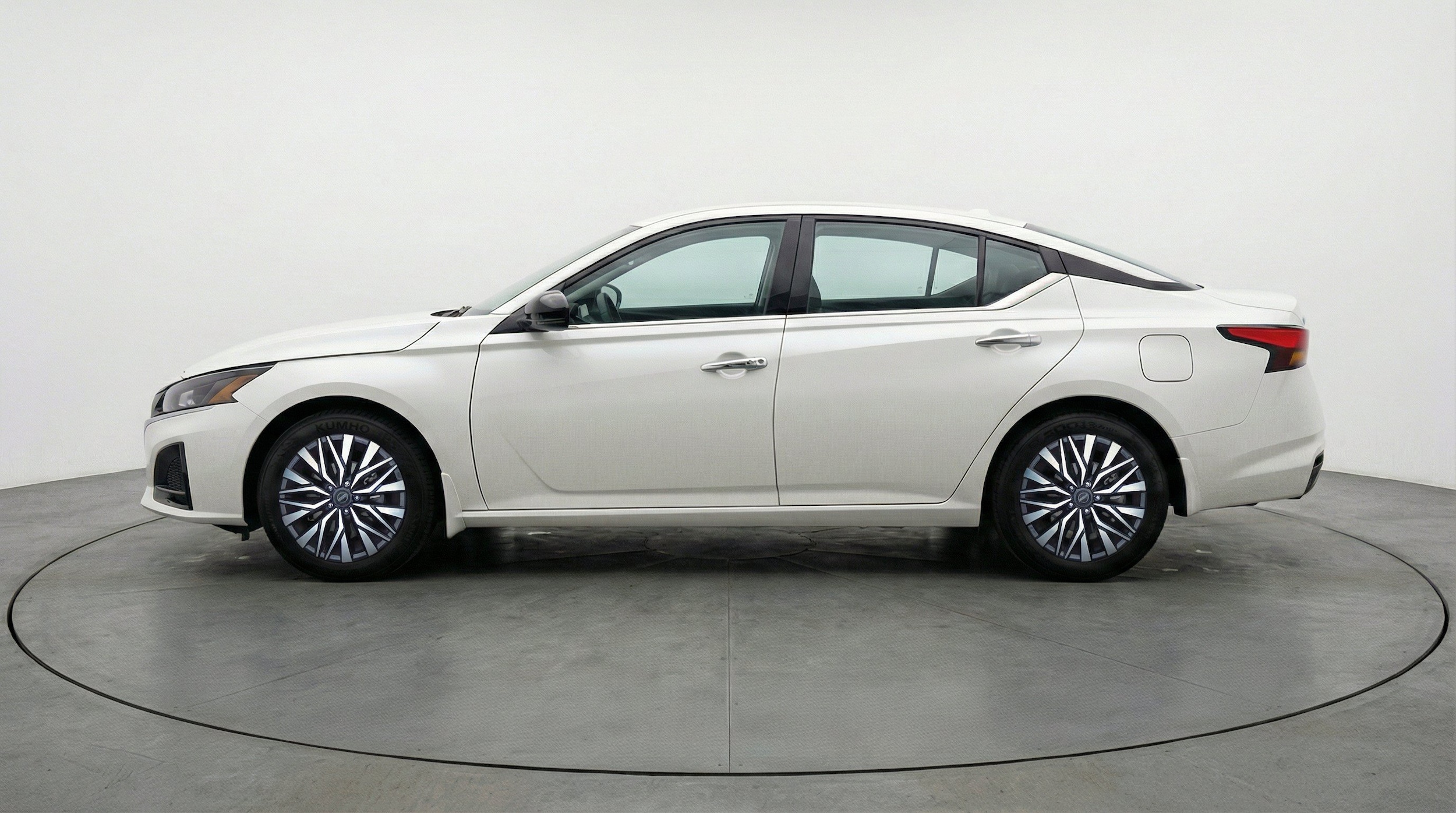 Thumbnail: 2025 Nissan Altima - 5