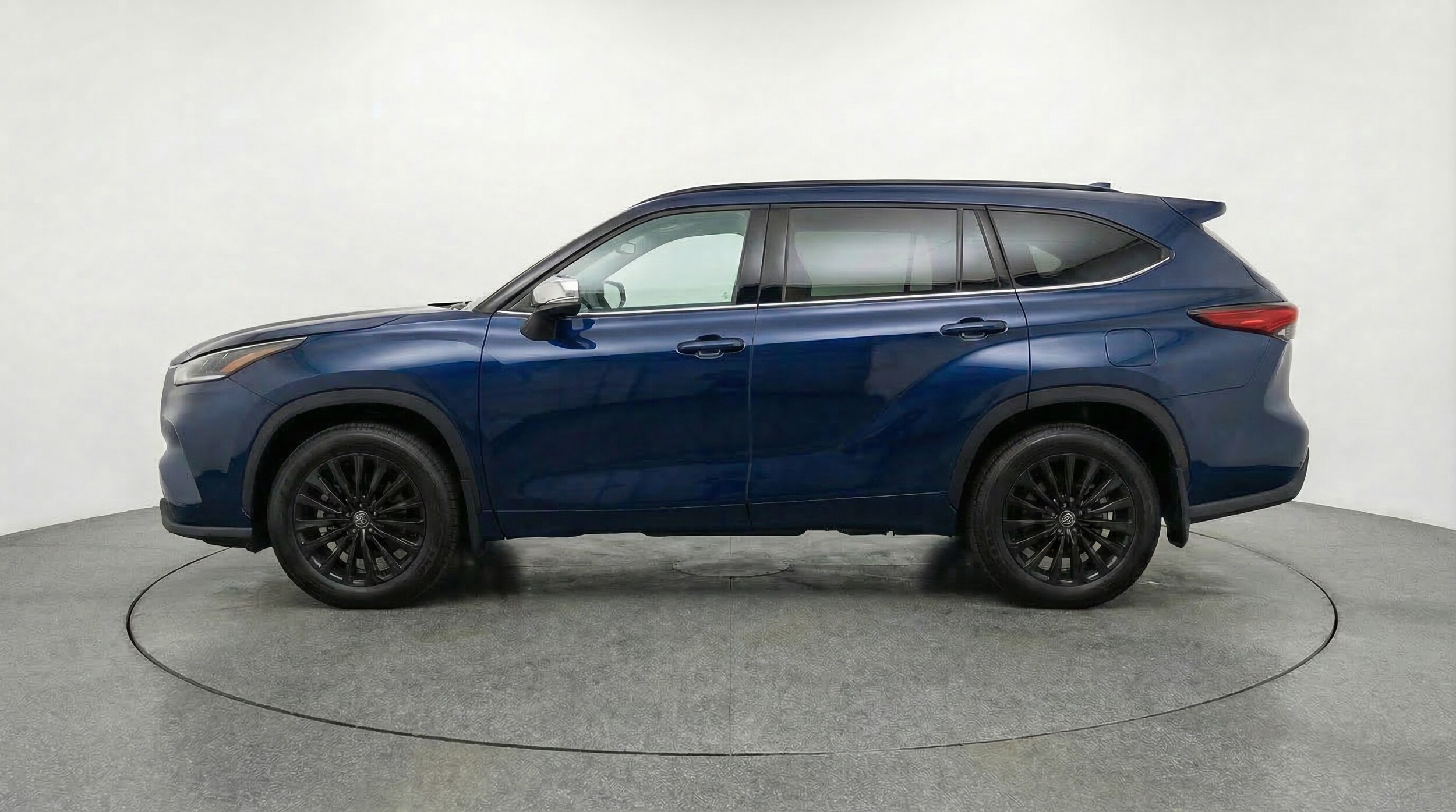 Thumbnail: 2025 Toyota Highlander - 4