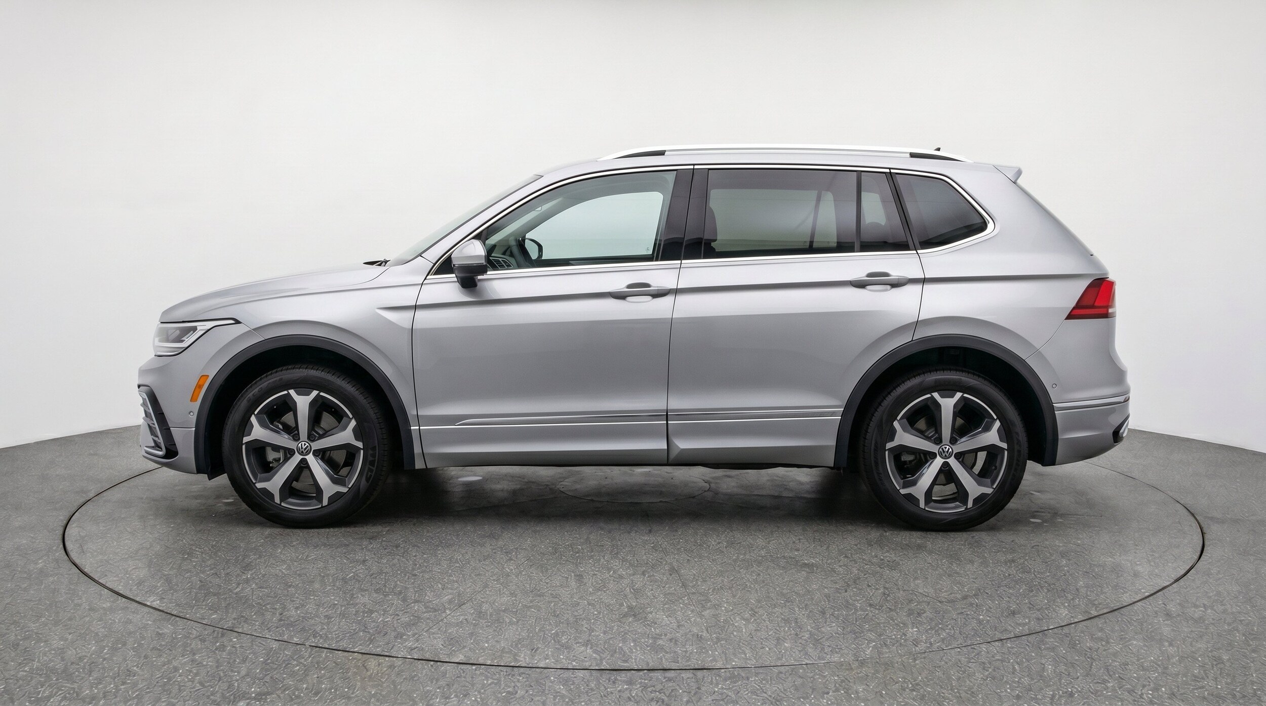 Thumbnail: 2026 Volkswagen Tiguan - 5