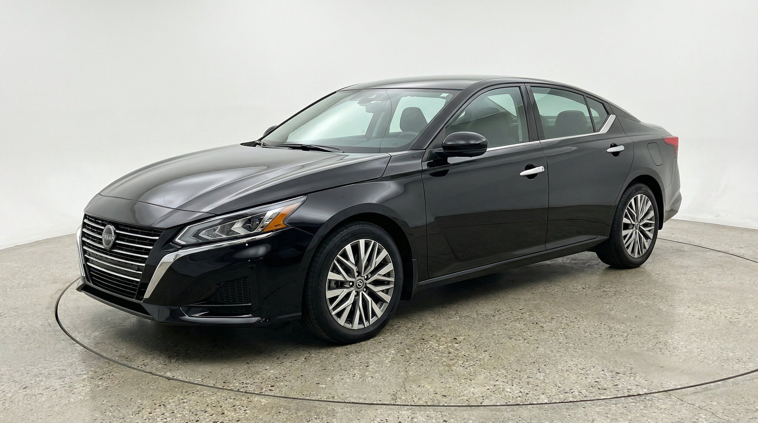 Thumbnail: 2025 Nissan Altima - 3