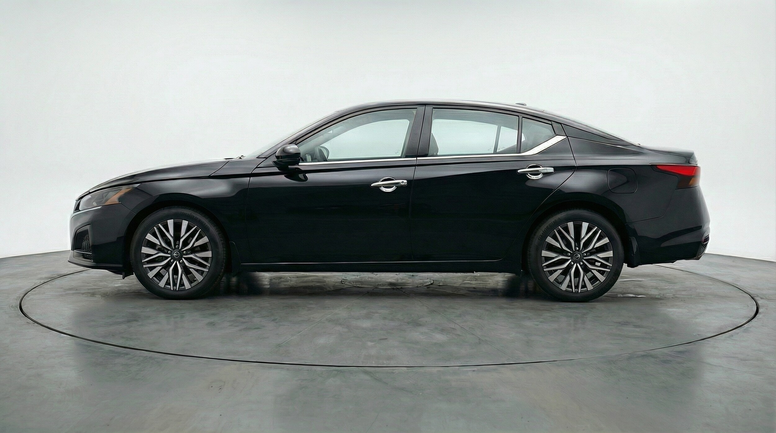 Thumbnail: 2025 Nissan Altima - 4