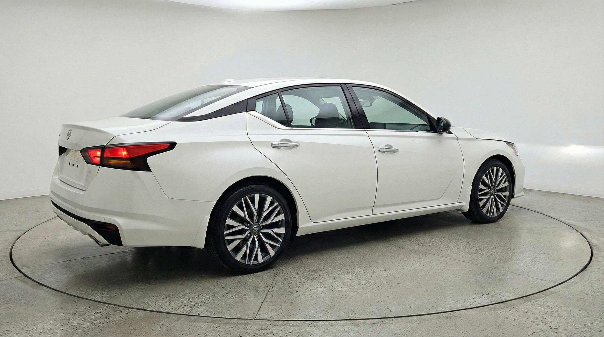 Thumbnail: 2025 Nissan Altima - 9