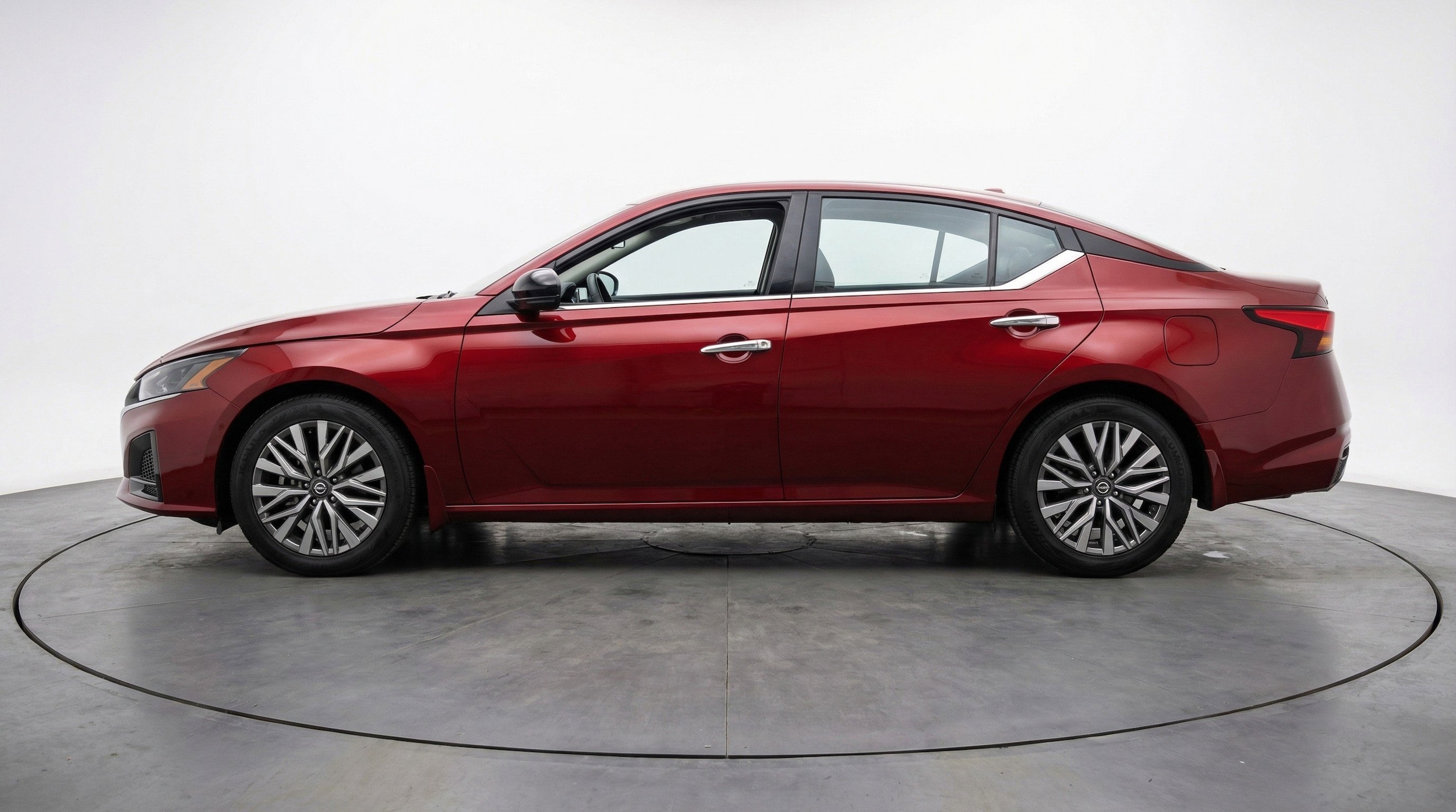 Thumbnail: 2025 Nissan Altima - 5
