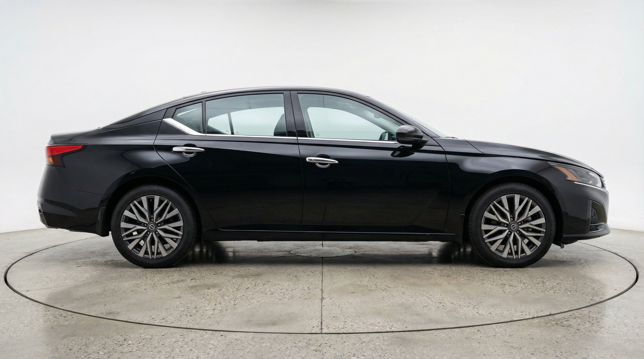 Thumbnail: 2025 Nissan Altima - 11