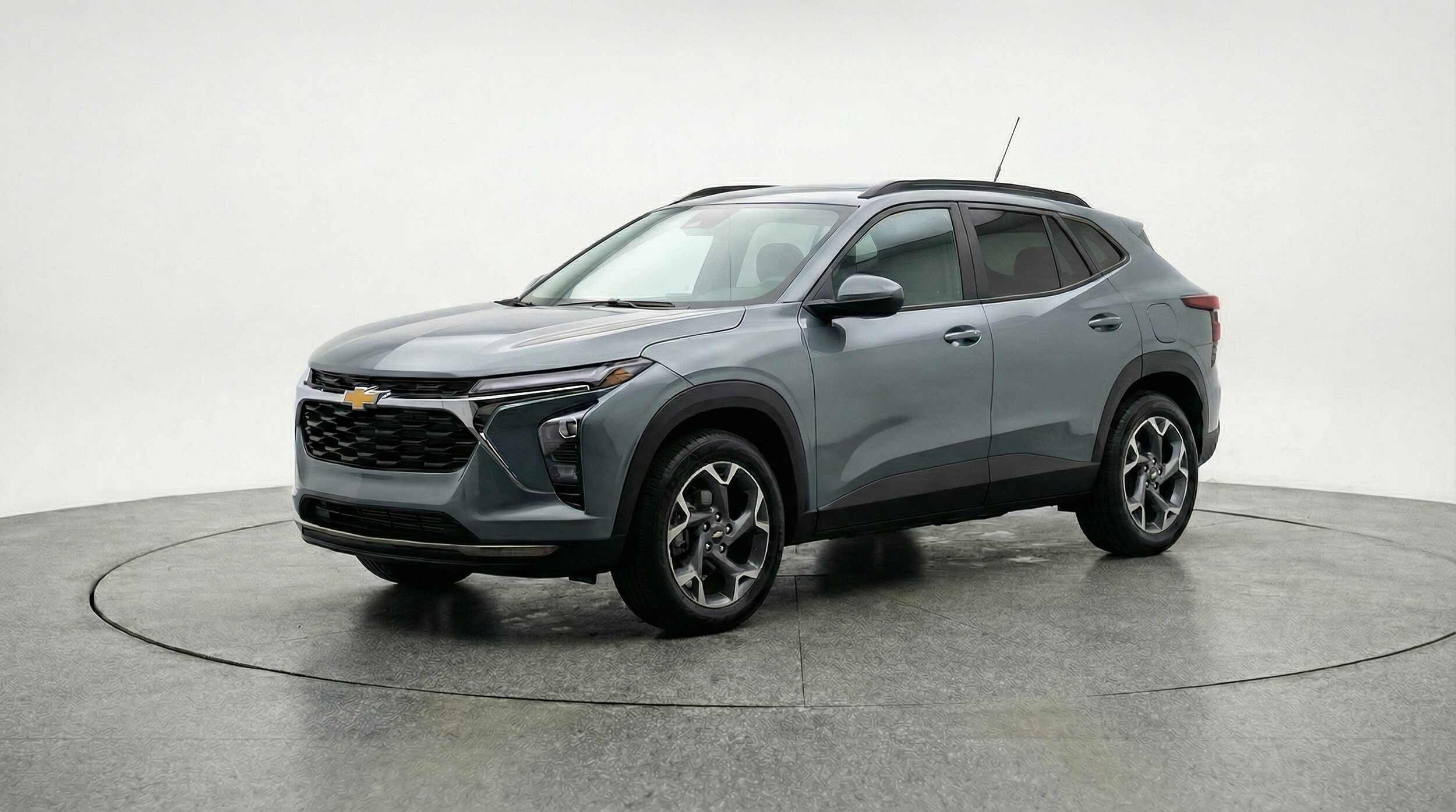 Thumbnail: 2025 Chevrolet Trax - 3