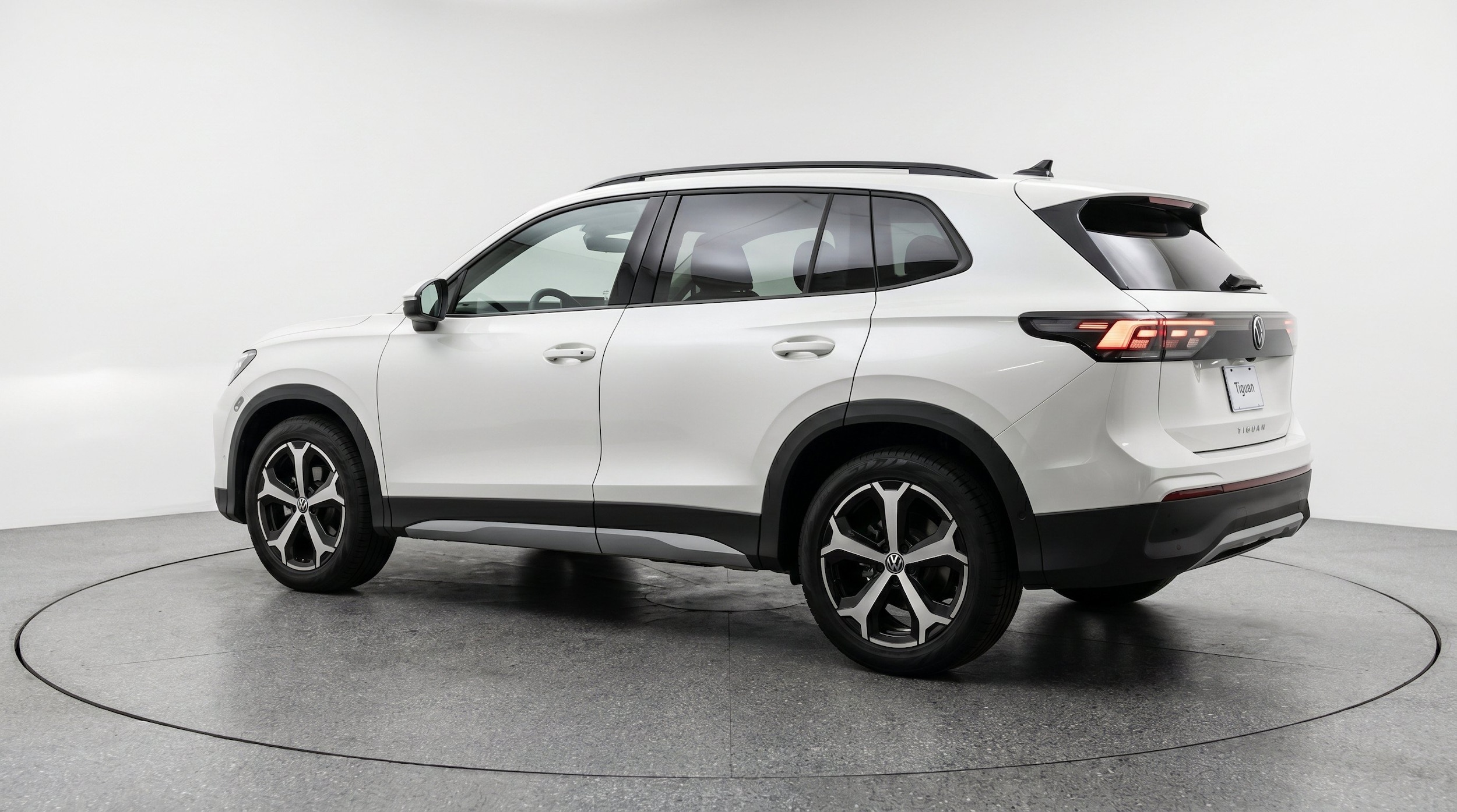 Thumbnail: 2026 Volkswagen Tiguan - 6
