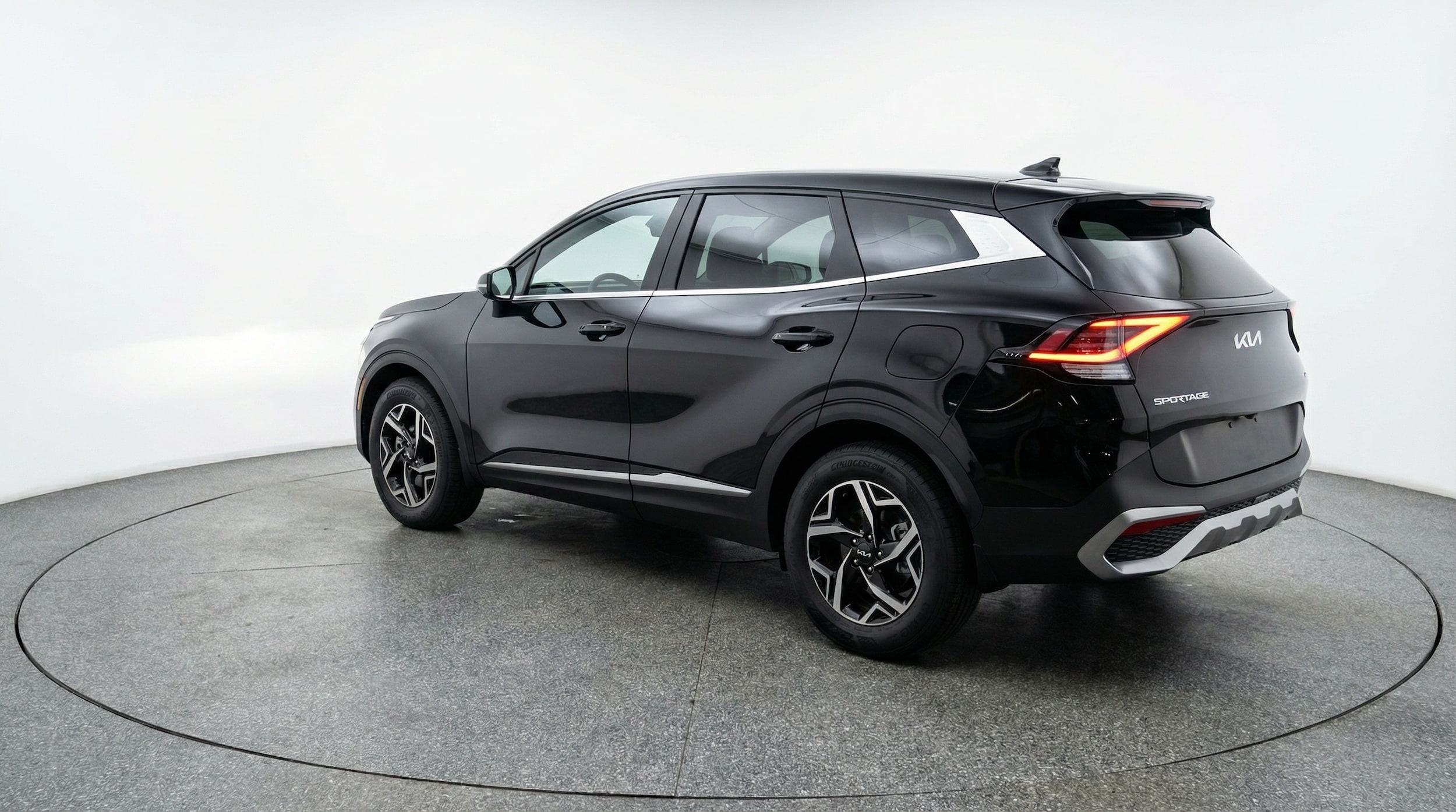 Thumbnail: 2025 Kia Sportage - 5