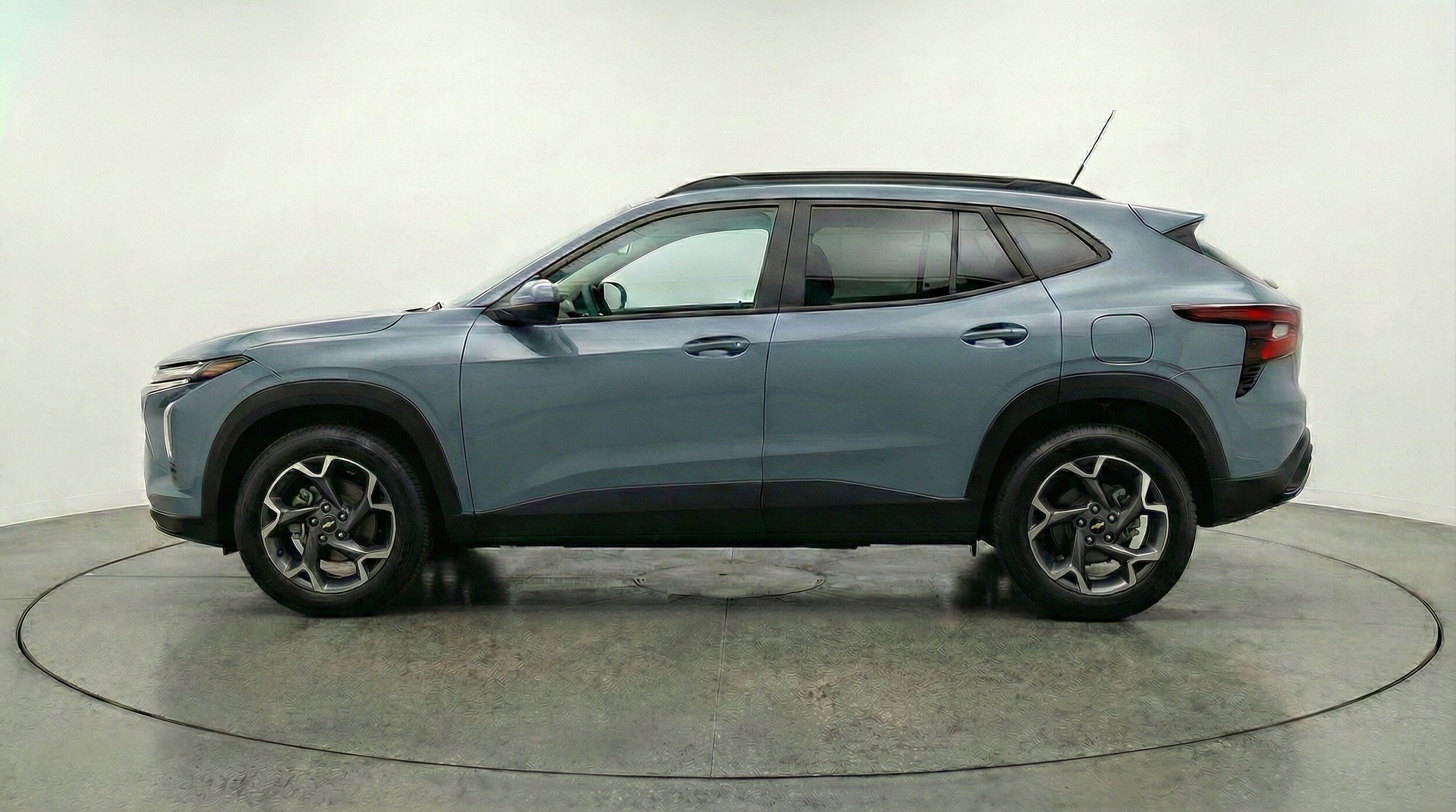 Thumbnail: 2025 Chevrolet Trax - 5