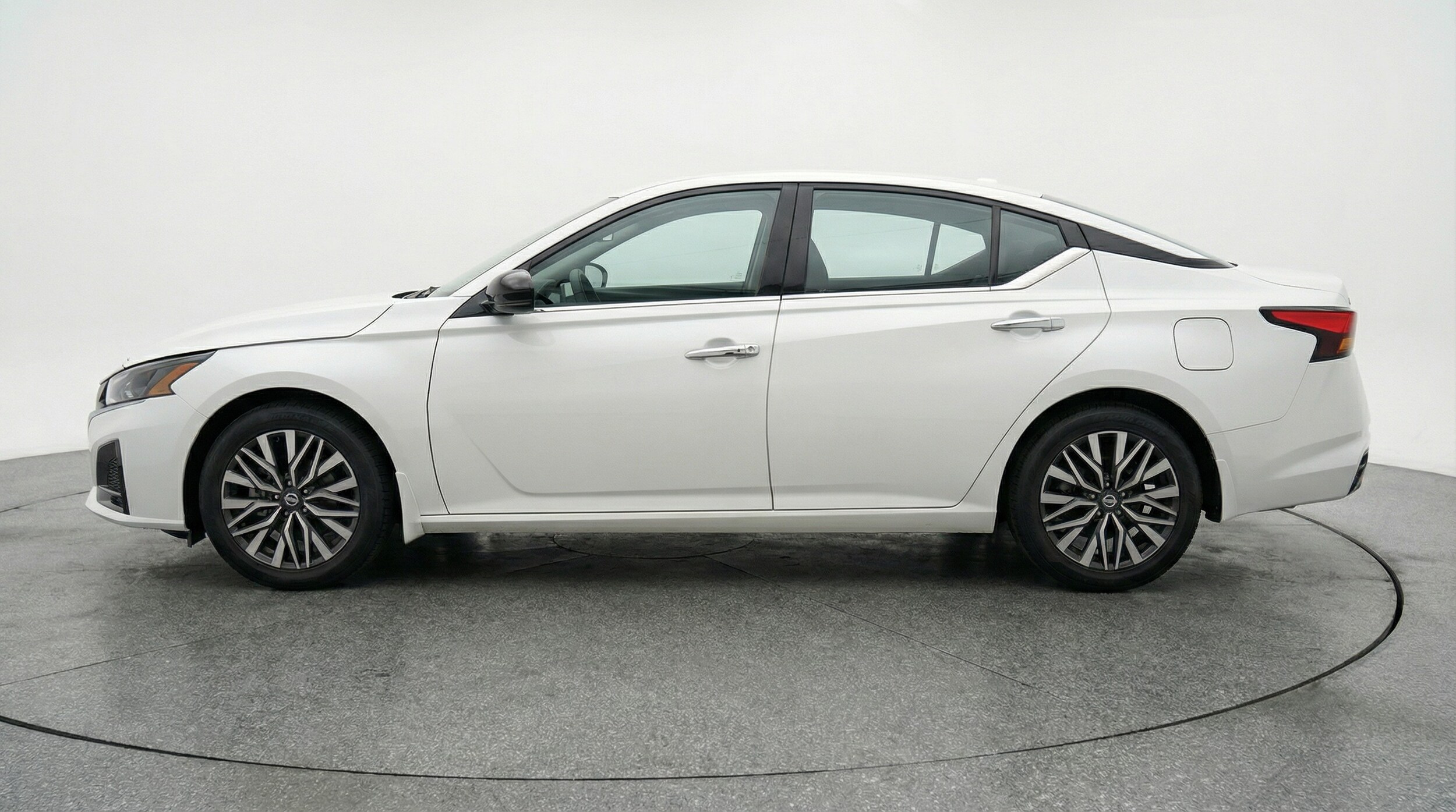 Thumbnail: 2025 Nissan Altima - 4