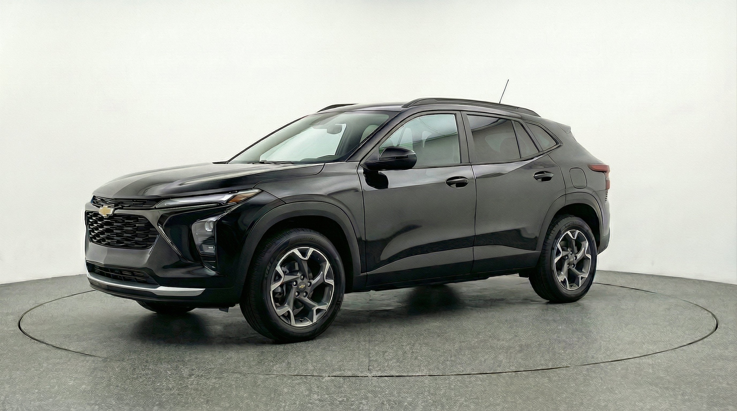 Thumbnail: 2025 Chevrolet Trax - 3