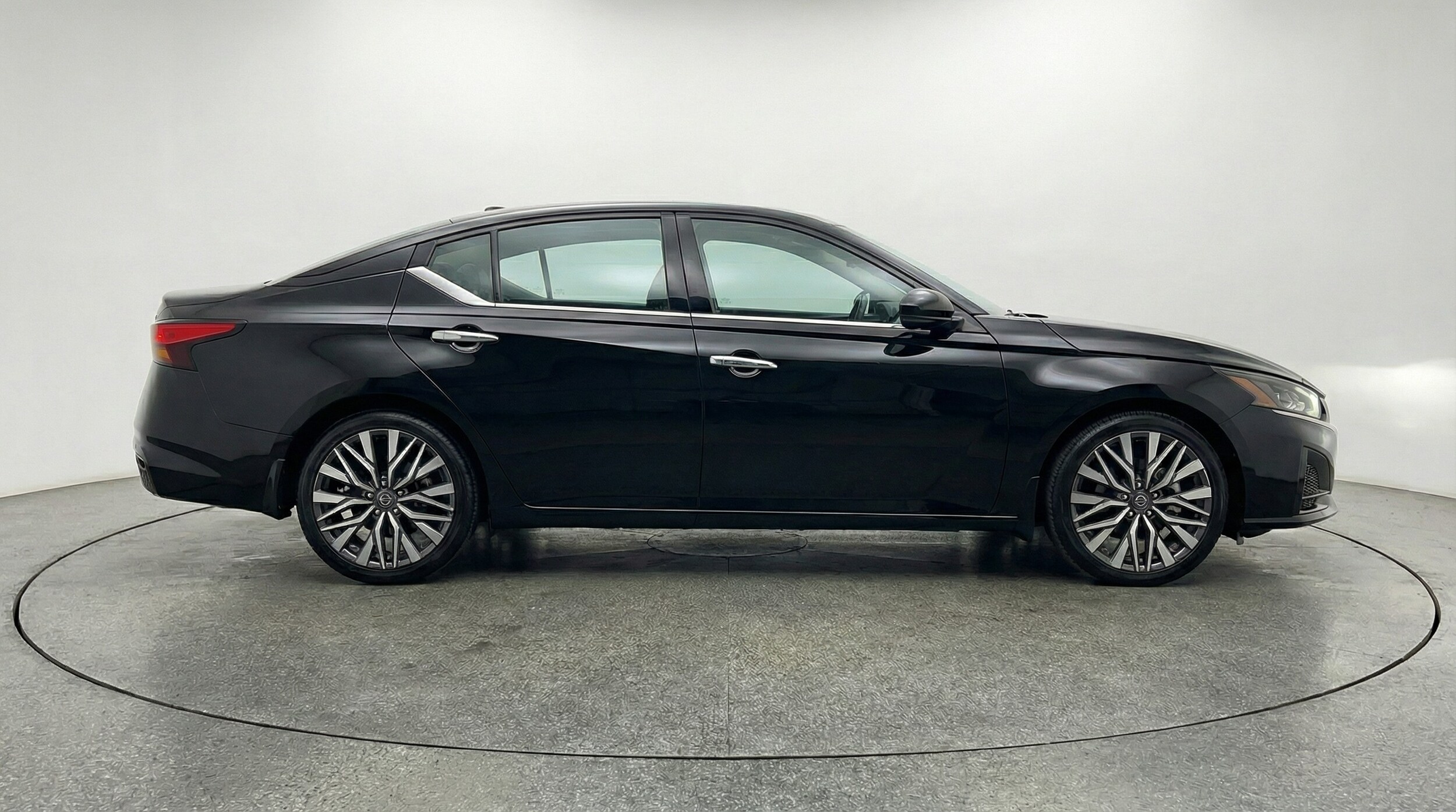 Thumbnail: 2025 Nissan Altima - 8