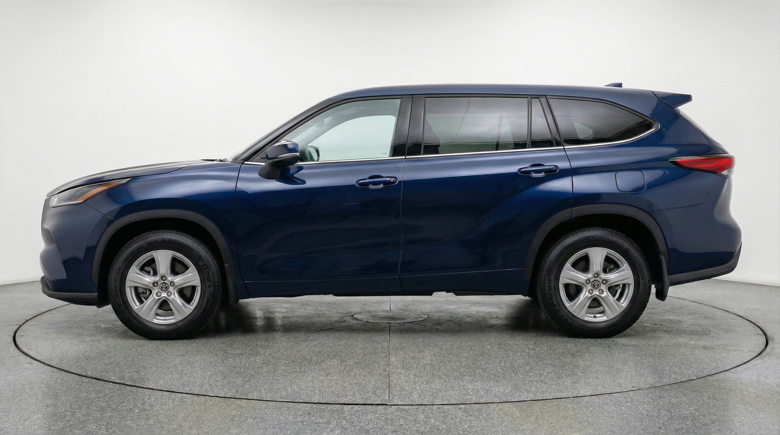 Thumbnail: 2025 Toyota Highlander - 5