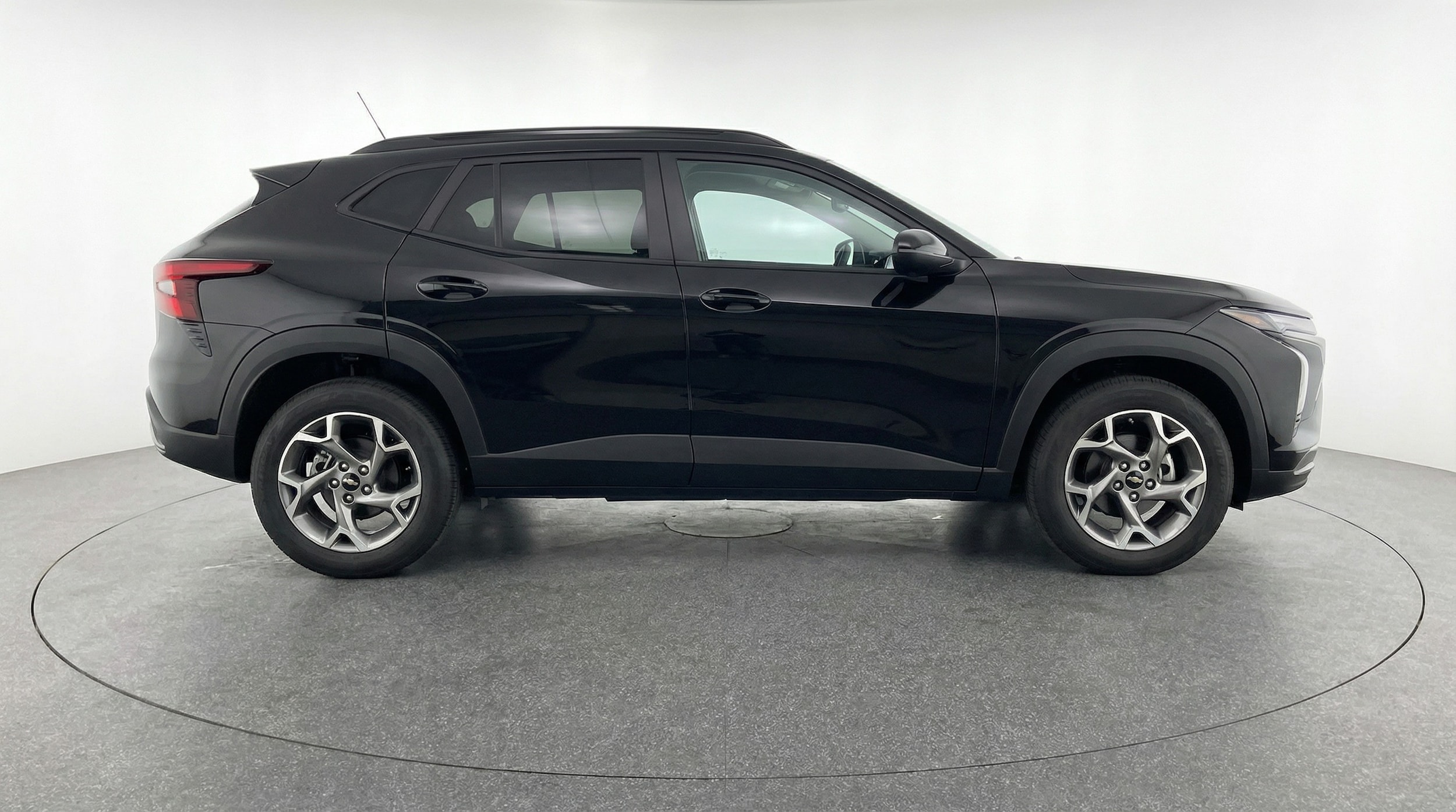 Thumbnail: 2025 Chevrolet Trax - 8