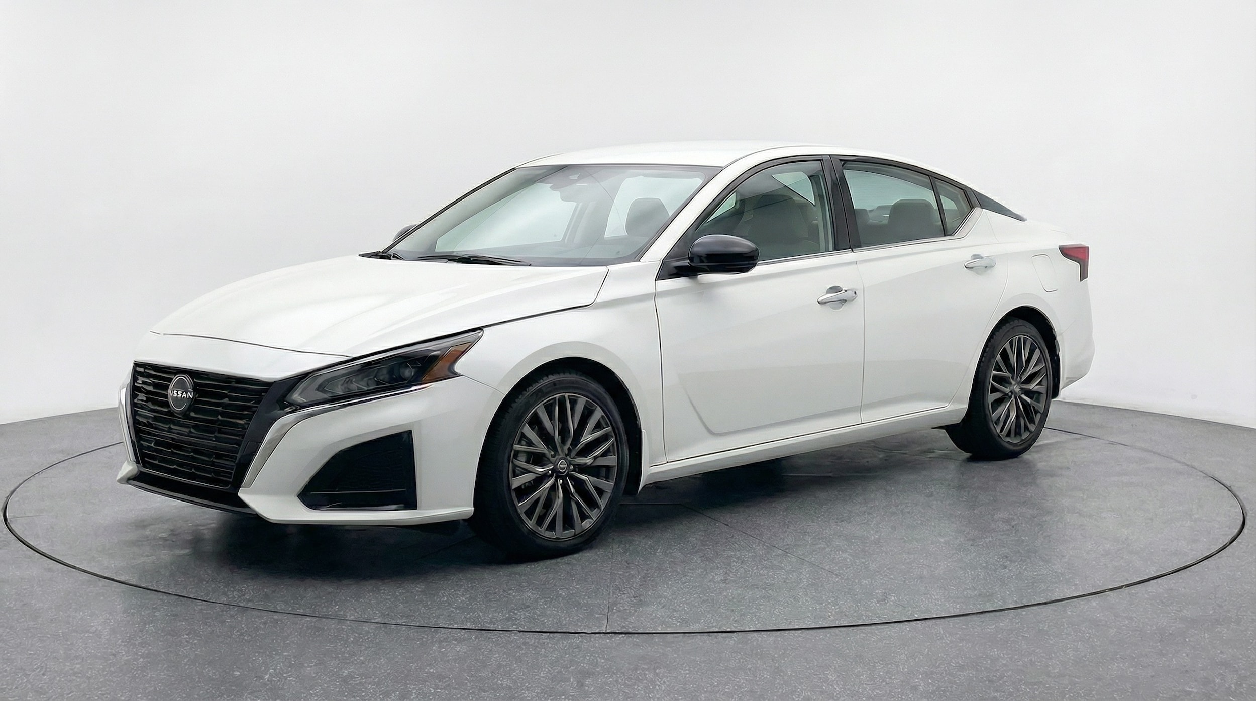 Thumbnail: 2025 Nissan Altima - 3