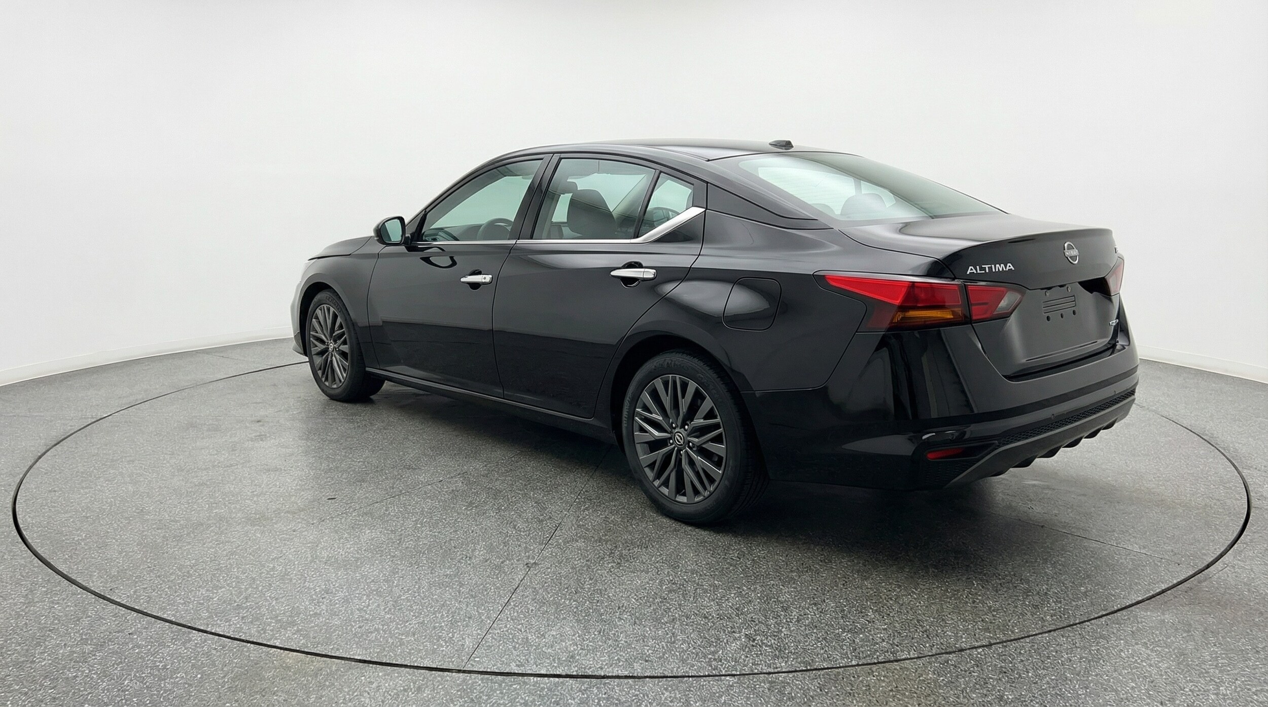 Thumbnail: 2025 Nissan Altima - 5