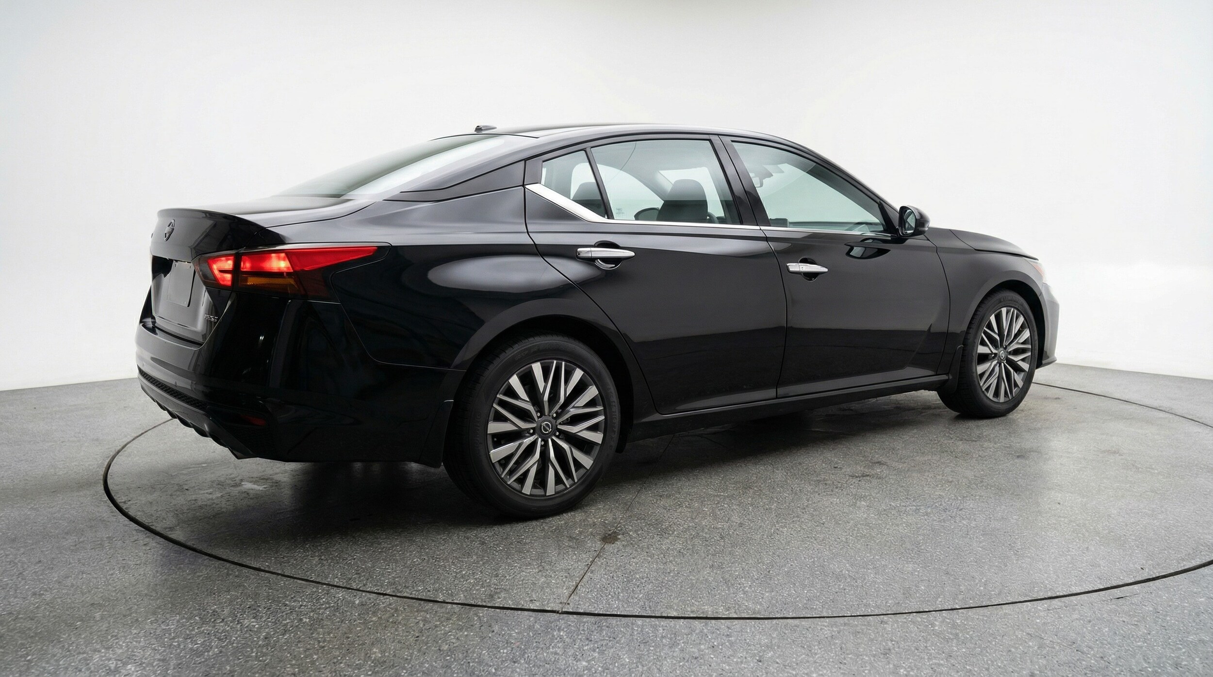 Thumbnail: 2025 Nissan Altima - 7