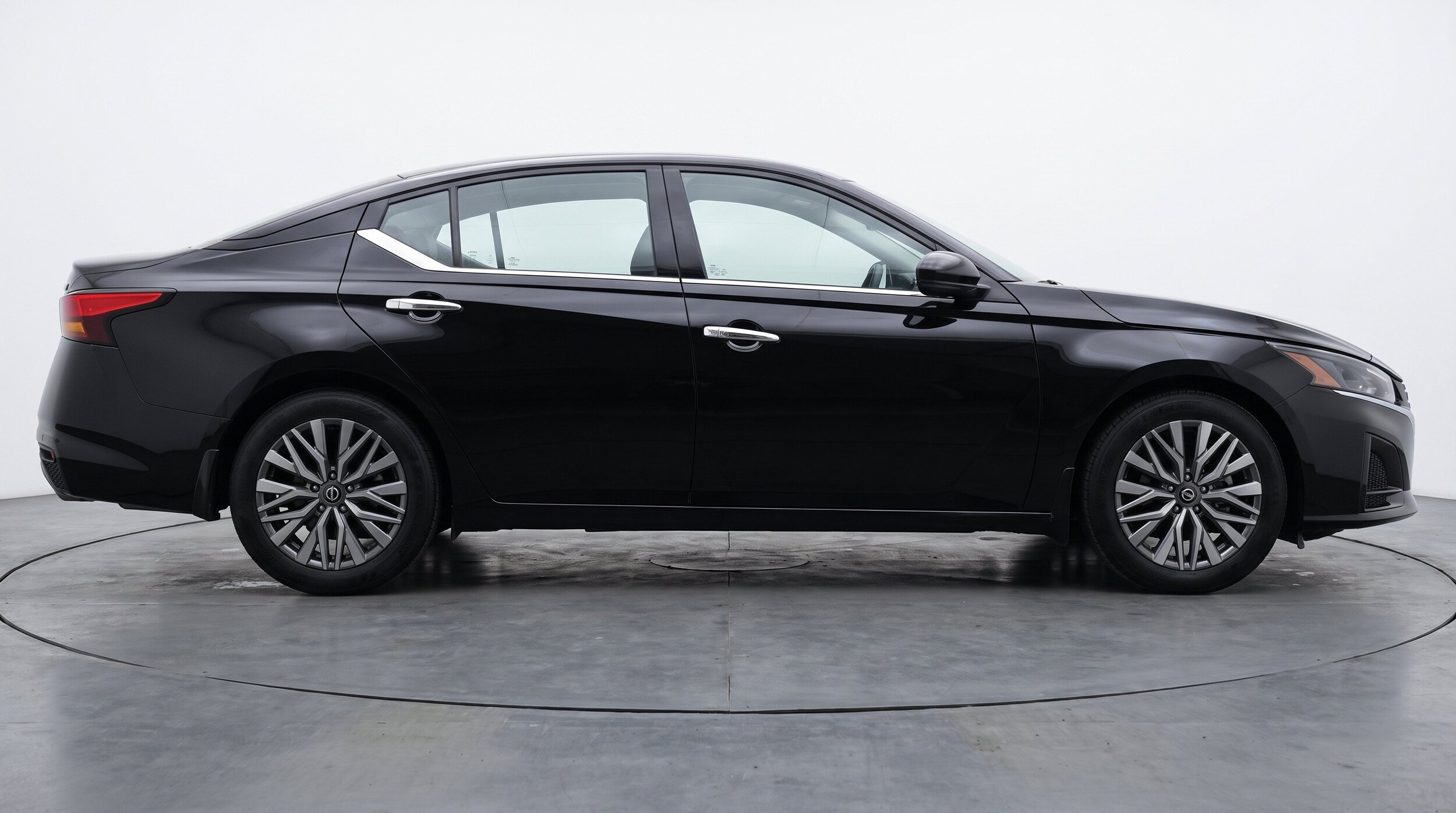 Thumbnail: 2025 Nissan Altima - 11