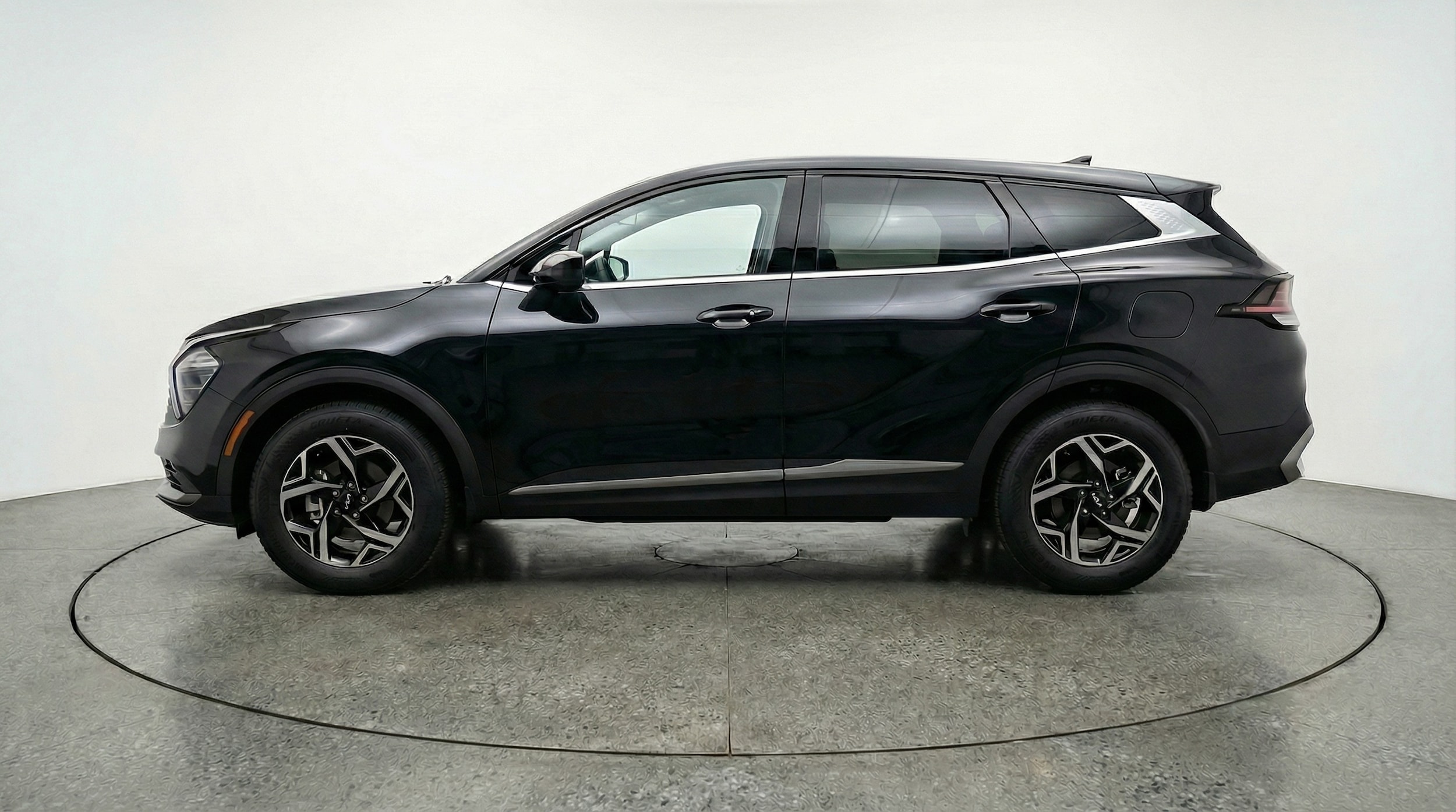 Thumbnail: 2025 Kia Sportage - 4