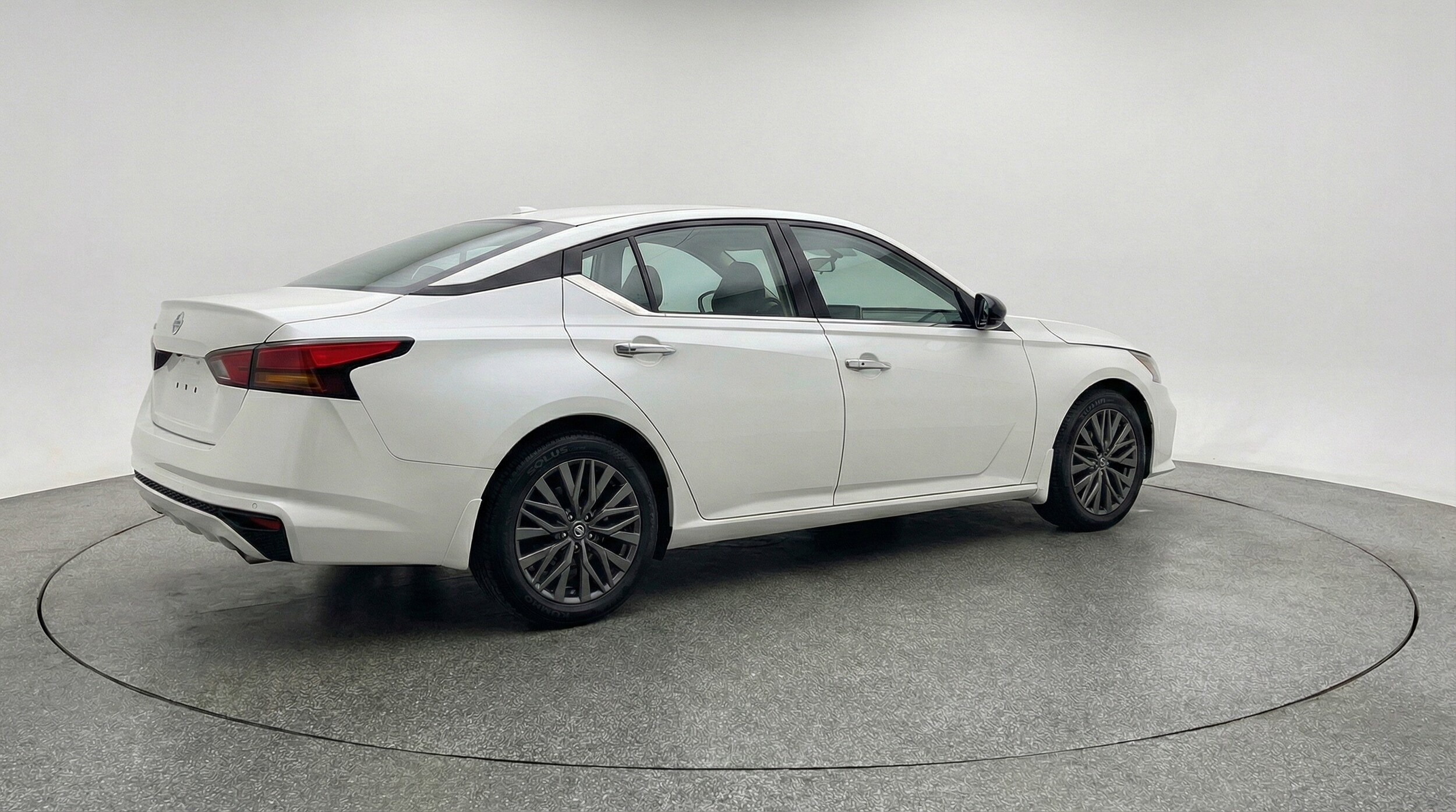 Thumbnail: 2025 Nissan Altima - 9