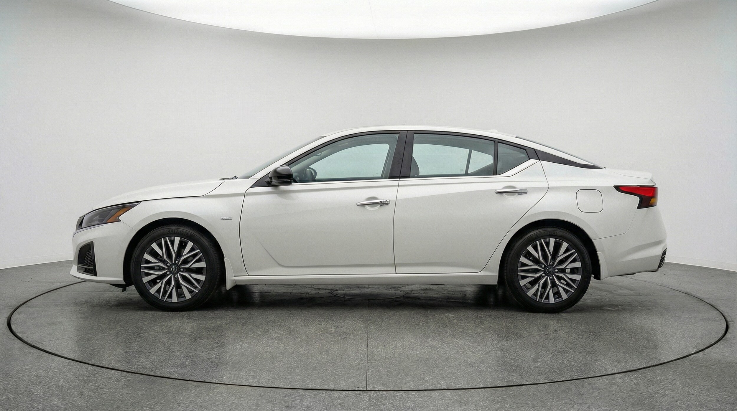 Thumbnail: 2025 Nissan Altima - 4