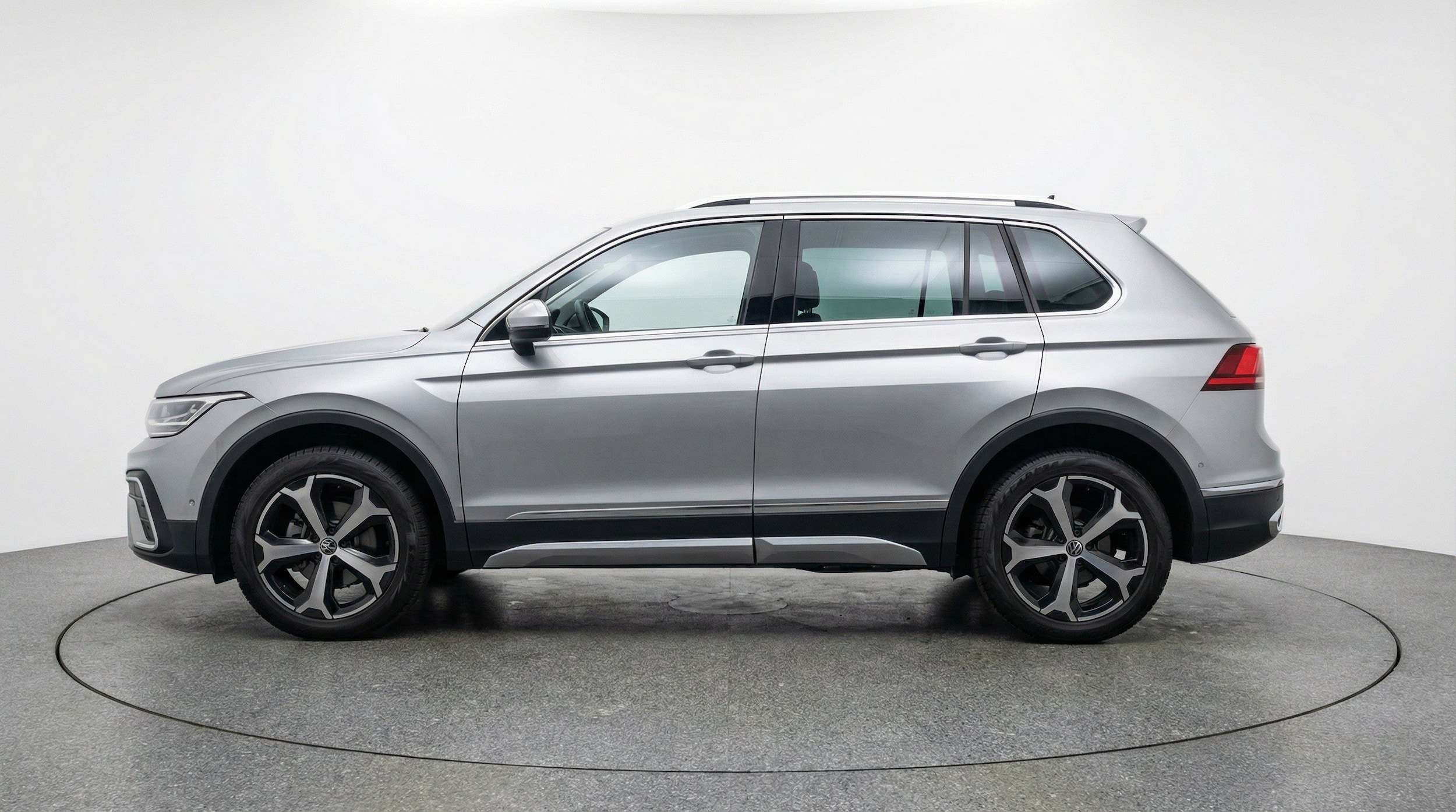 Thumbnail: 2026 Volkswagen Tiguan - 5