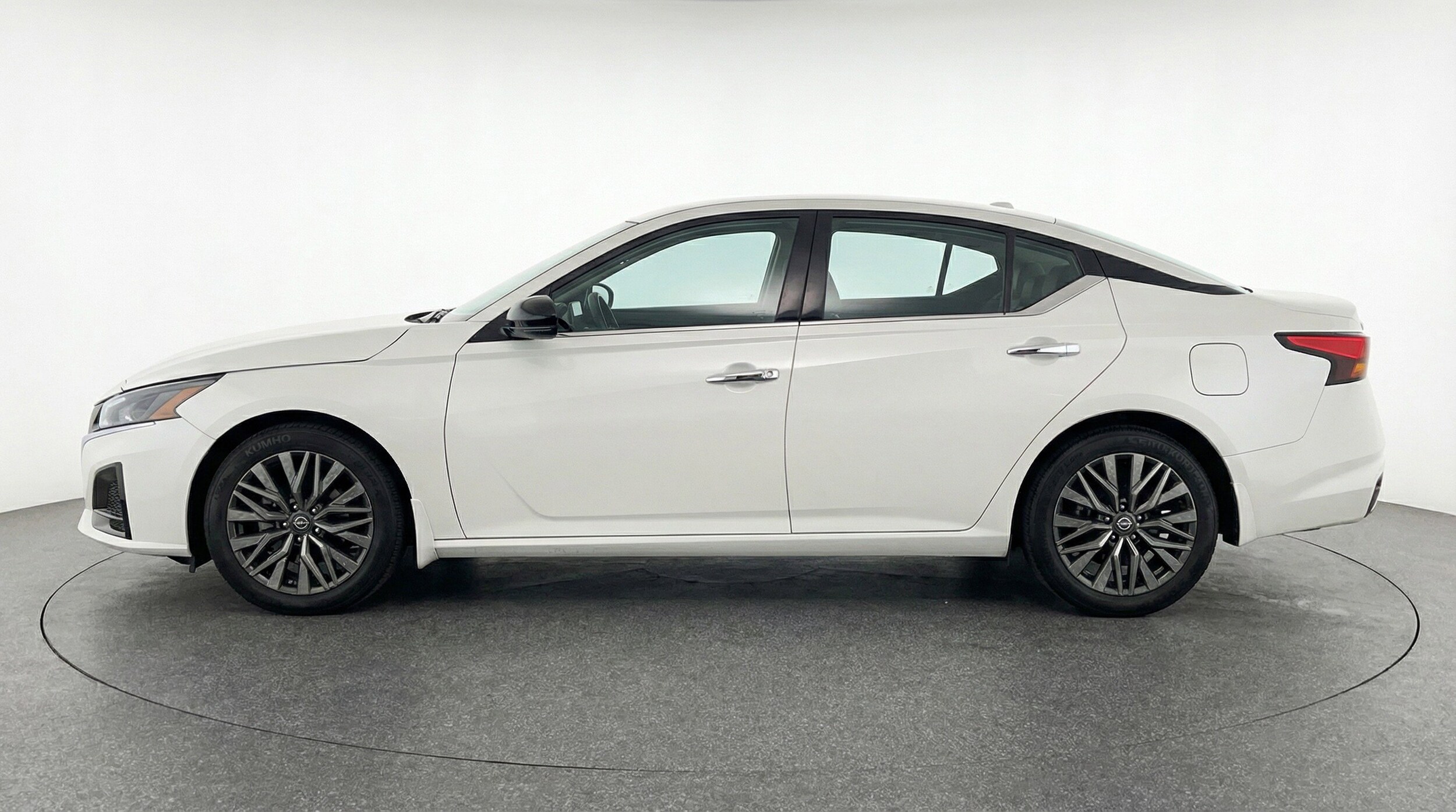 Thumbnail: 2025 Nissan Altima - 5