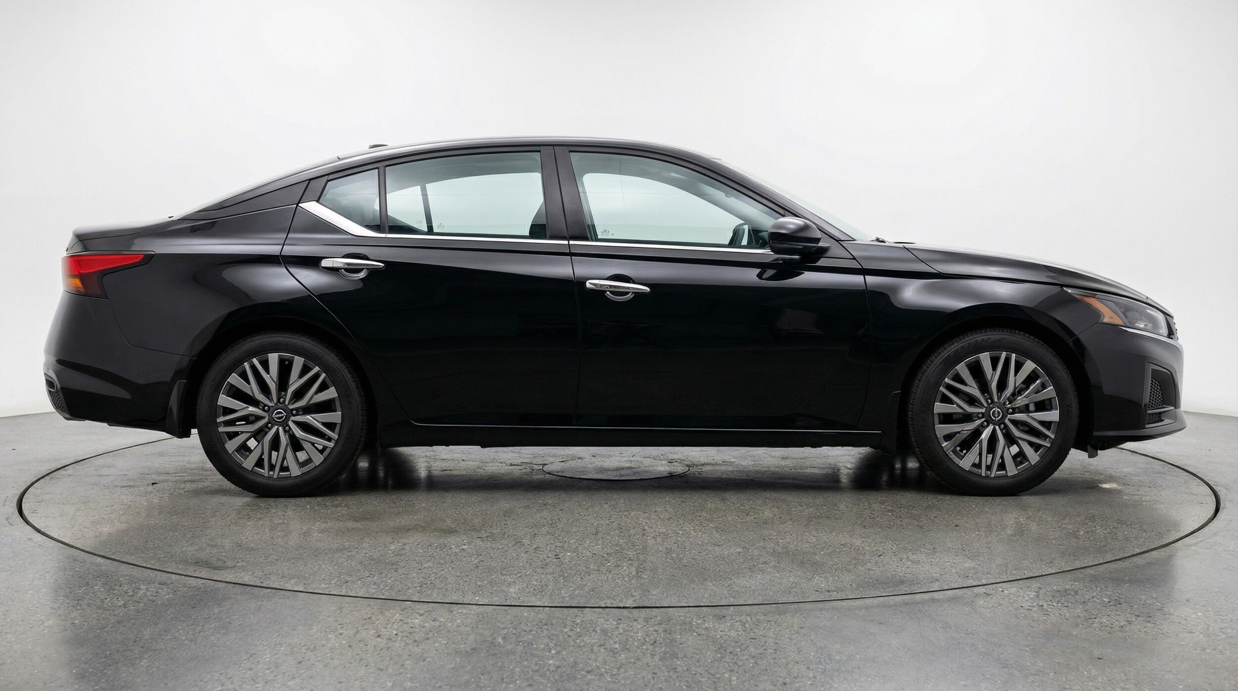 Thumbnail: 2025 Nissan Altima - 8