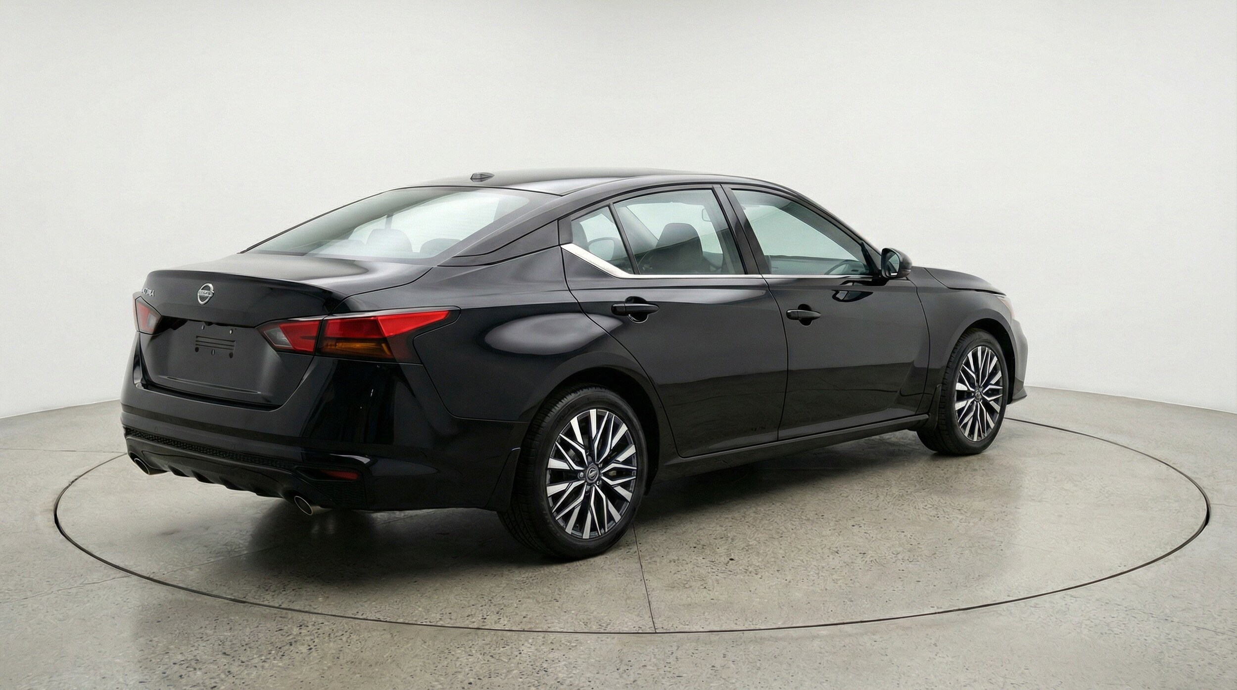 Thumbnail: 2025 Nissan Altima - 9