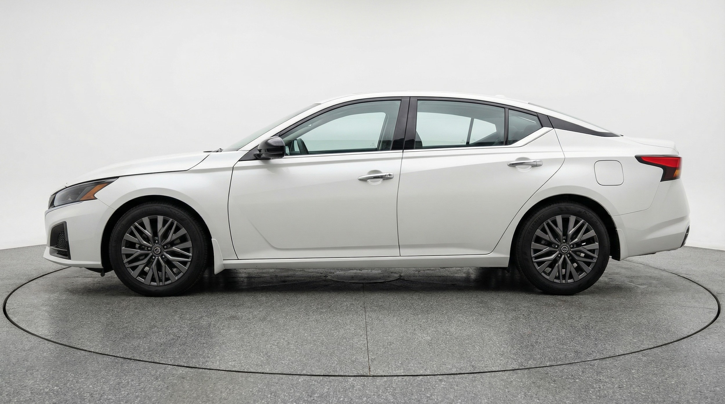 Thumbnail: 2025 Nissan Altima - 4