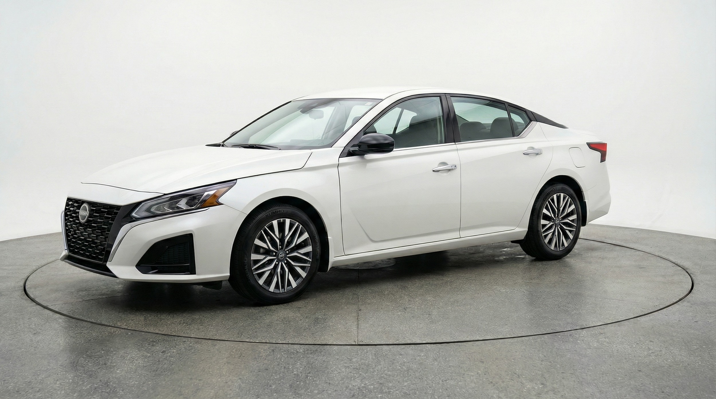 Thumbnail: 2025 Nissan Altima - 3